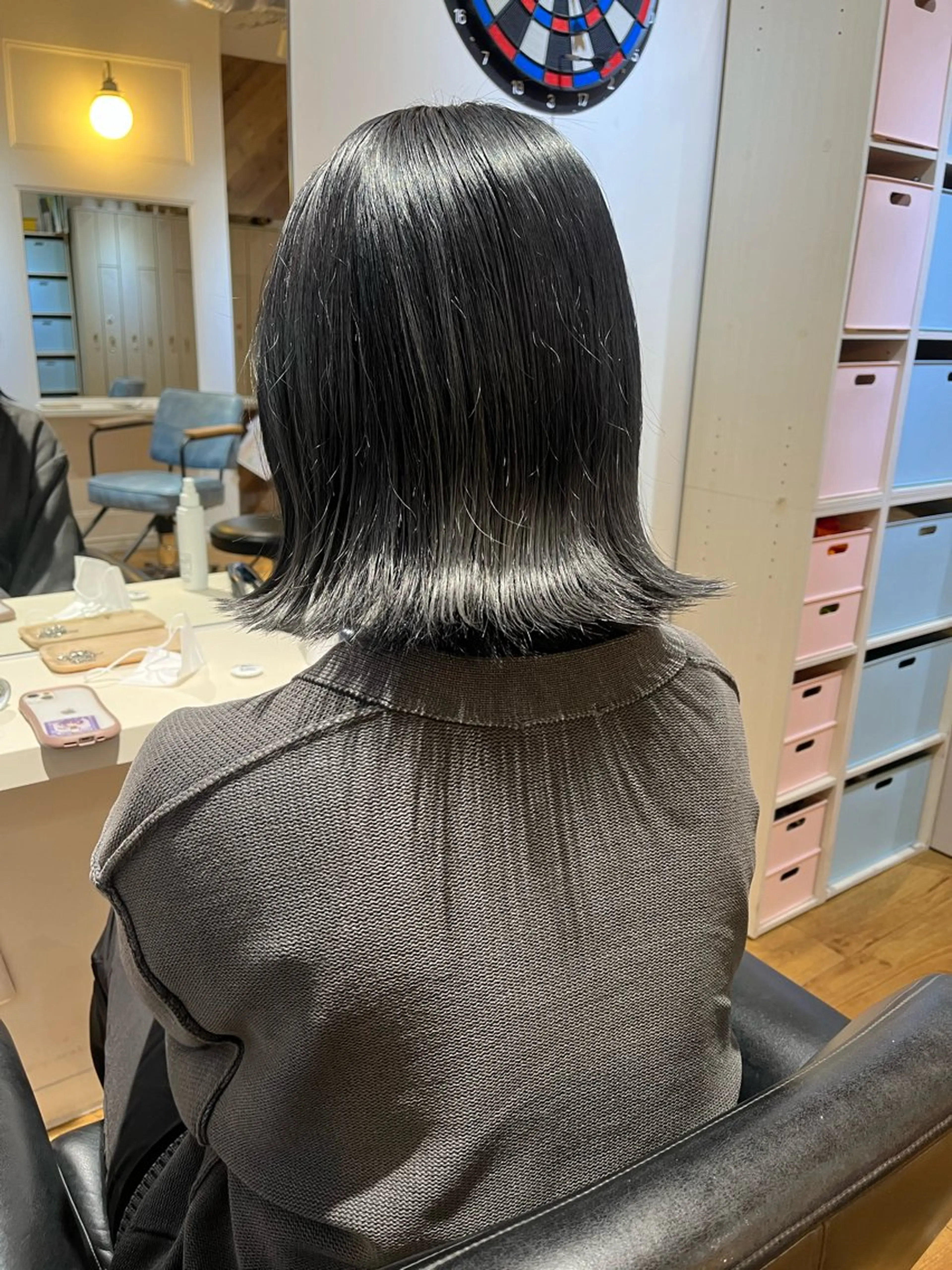 ミディアム カット ヘアカラー 【ブロンド】【ベージ ュ系】TAKUMAのヘアスタイル