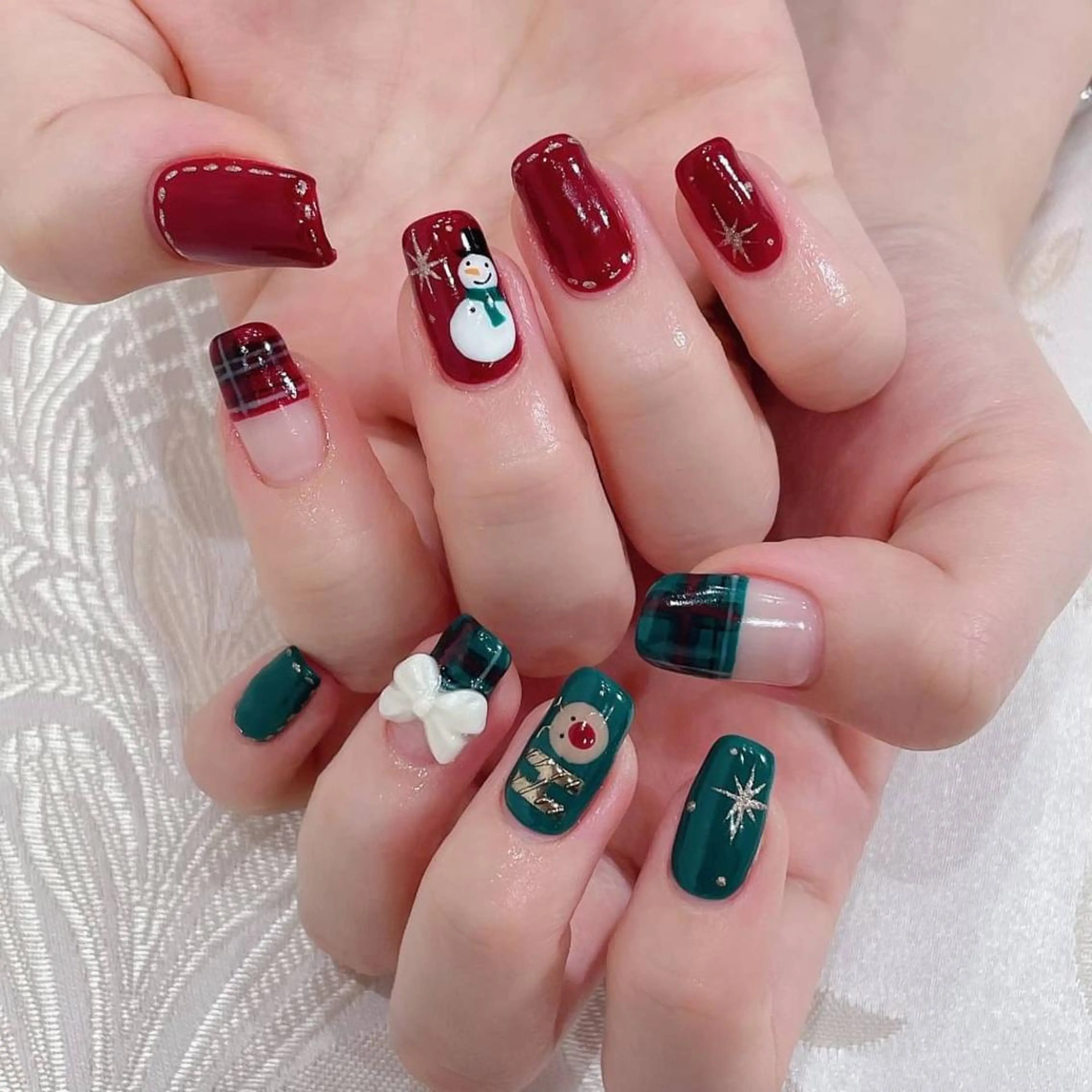 ネイル RAFFINE 月🦋🩵のネイルデザイン