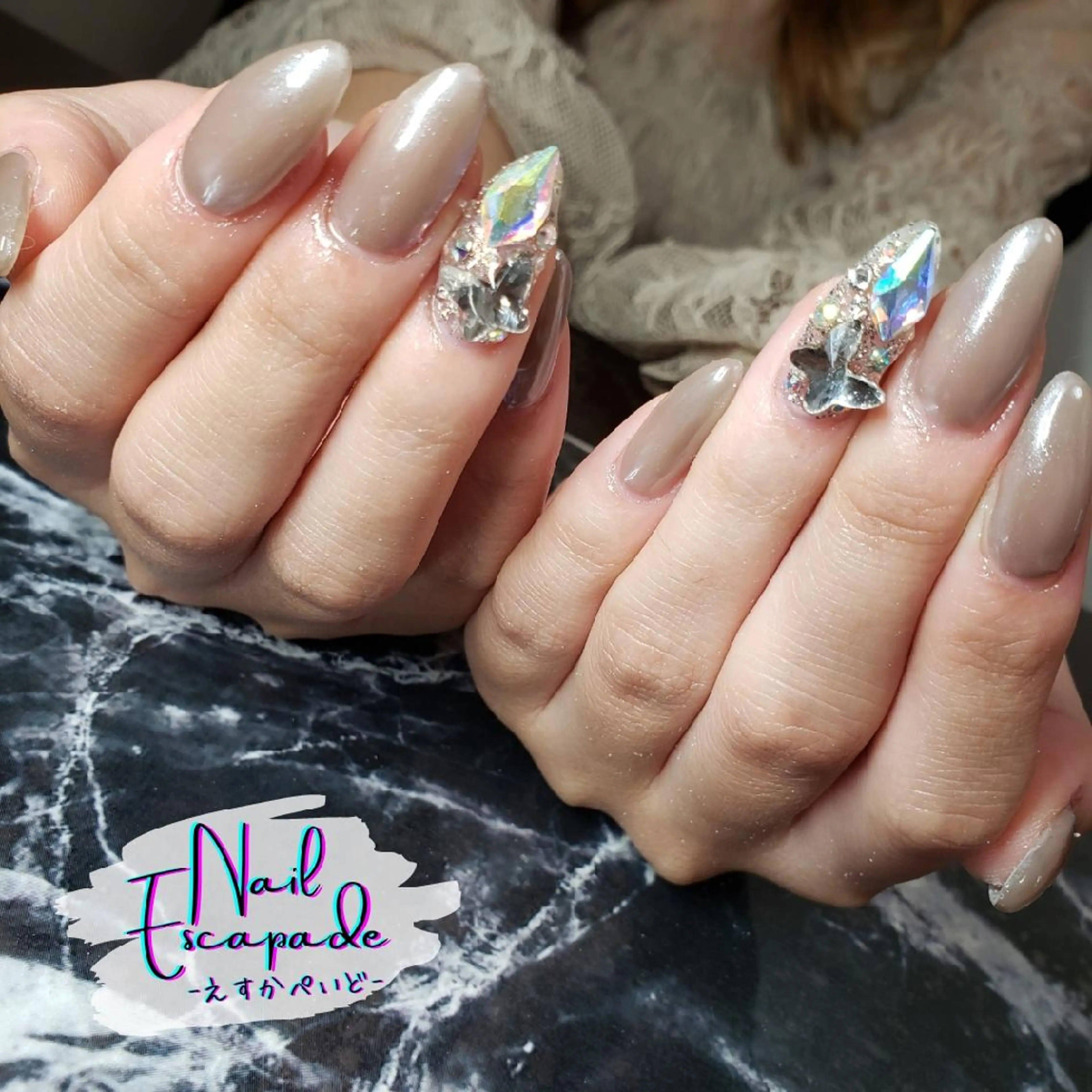 ミディアム ネイル ハンドネイル クロキ 。のネイルデザイン