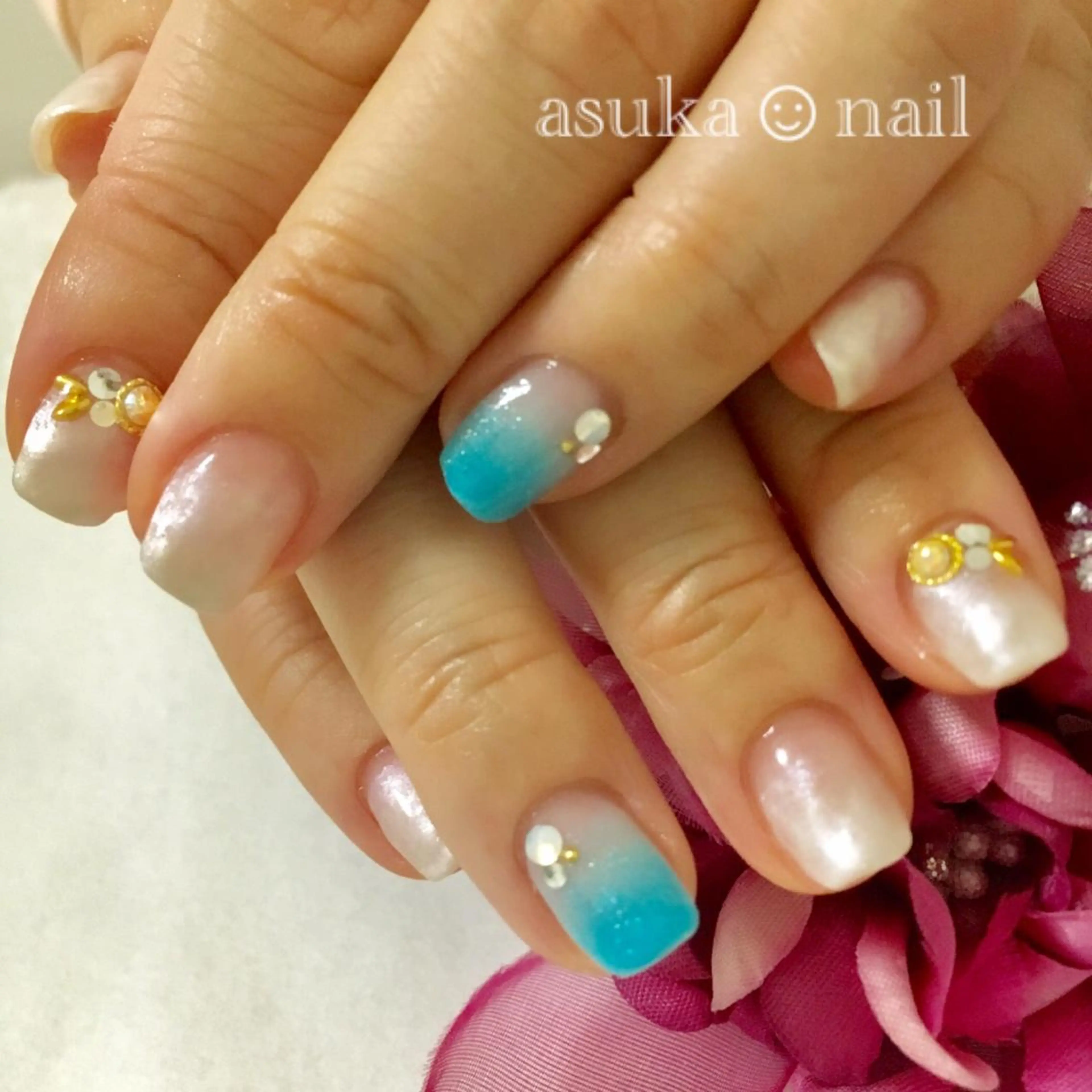 ネイル ストーンネイル La Colzaのネイルデザイン