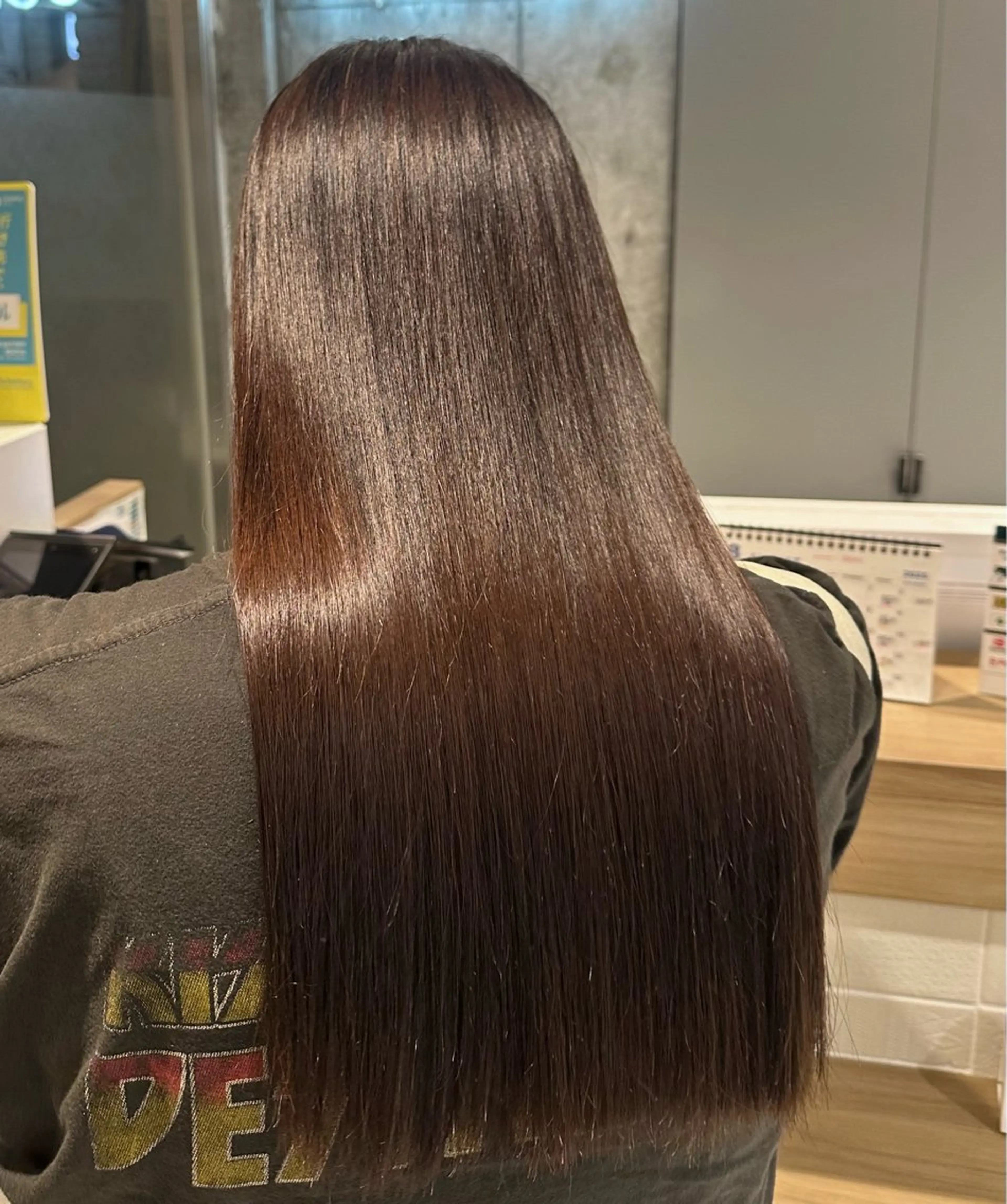 セミロング 縮毛矯正 🎀LUNA🎀 レイヤーカット✨のヘアスタイル