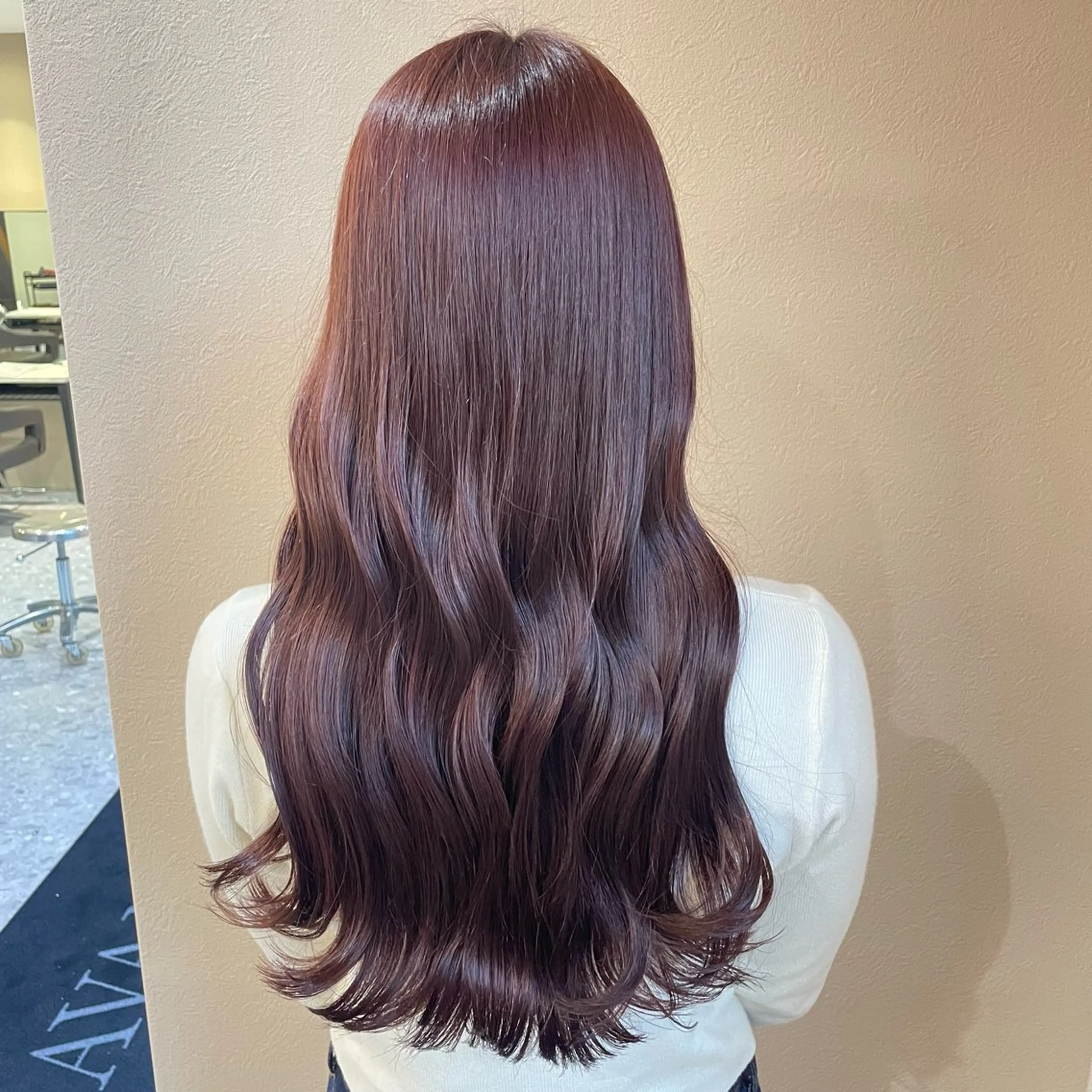 ロング カラー ブリーチ ブラウンカラー カシス ブリーチなしカラー 岡本 彩香のヘアスタイル