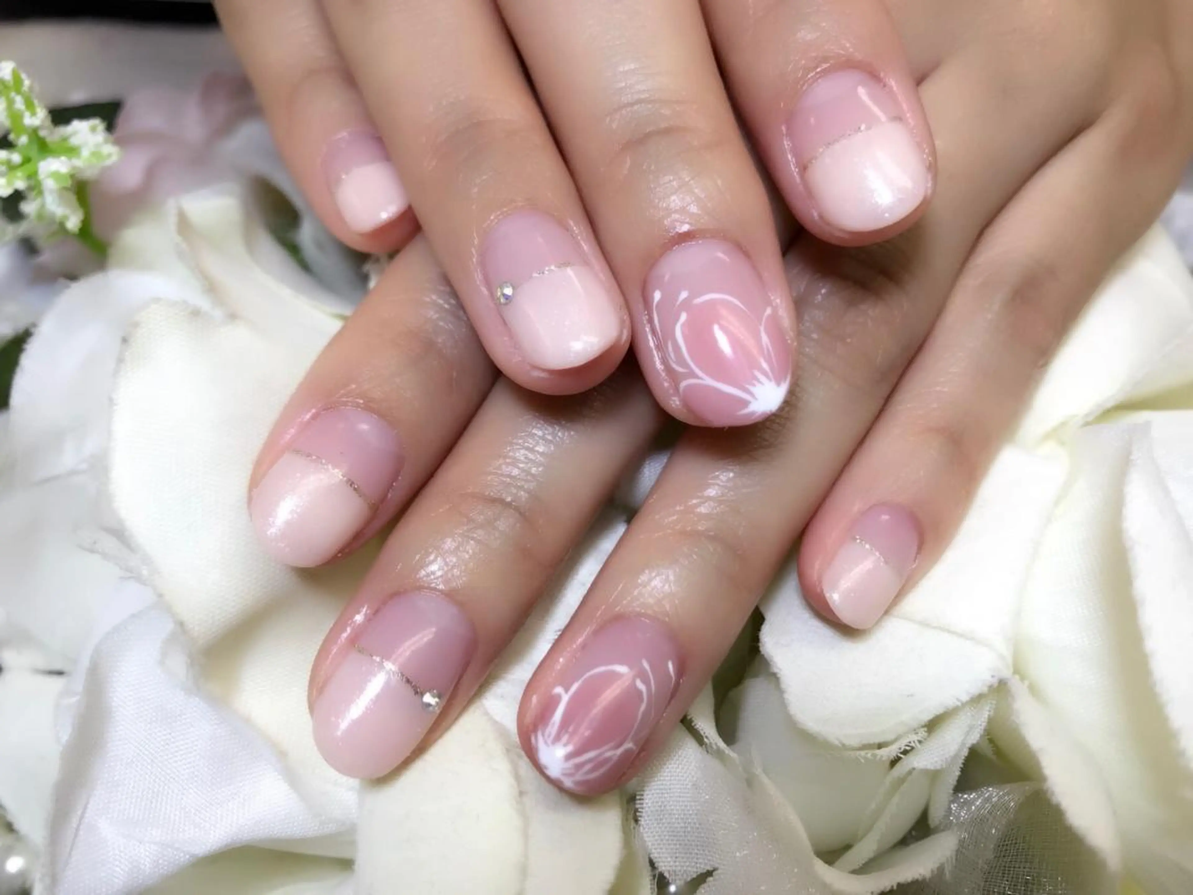 ネイル ストーンネイル favoris nail🌼のネイルデザイン