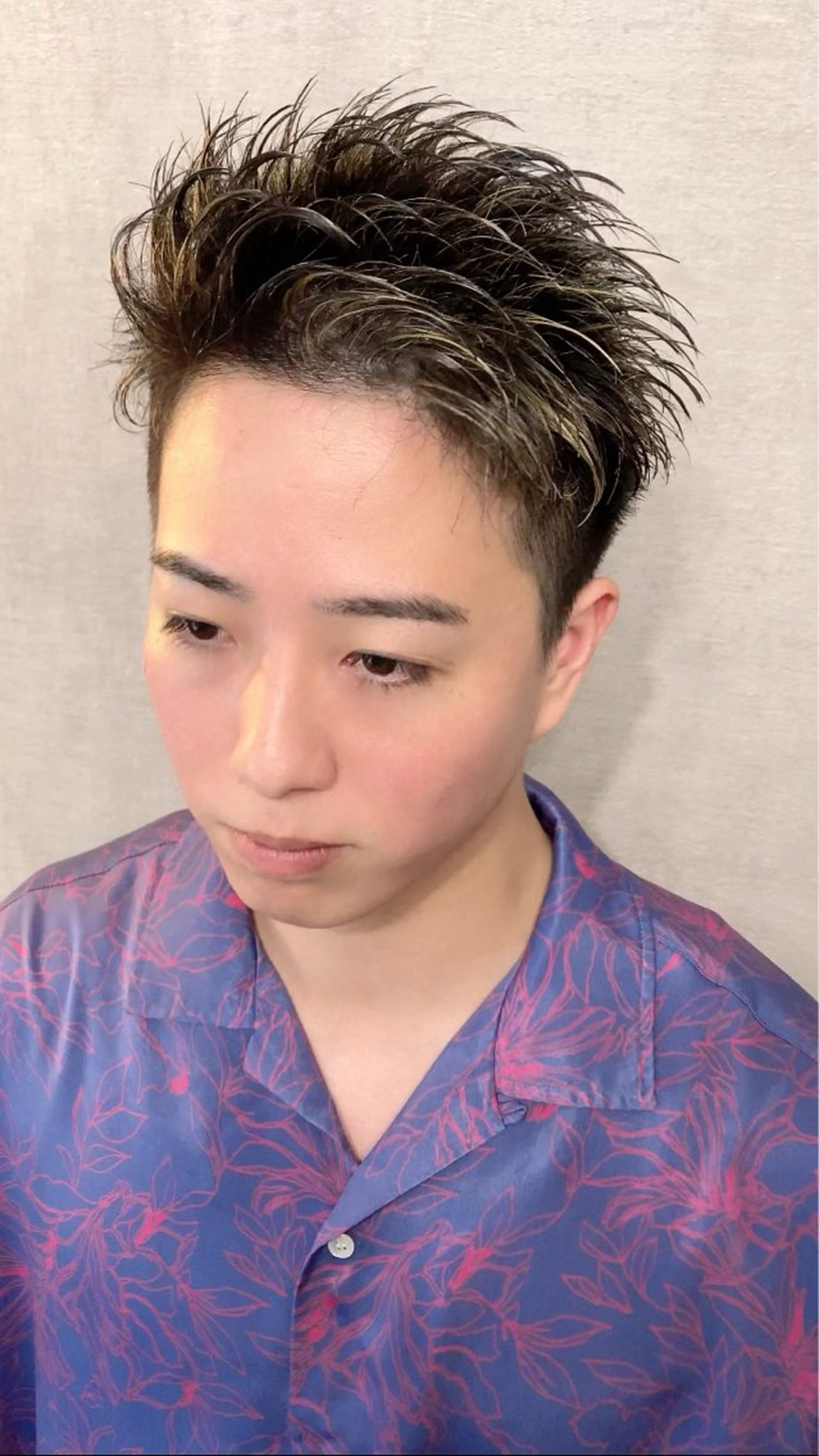 ショート メンズ メンズメッシュ カット ヘアカラー AUTHENTIC private mens hair salon所属・完全個室マンツーマン メンズサロン草野貴樹のヘアスタイル