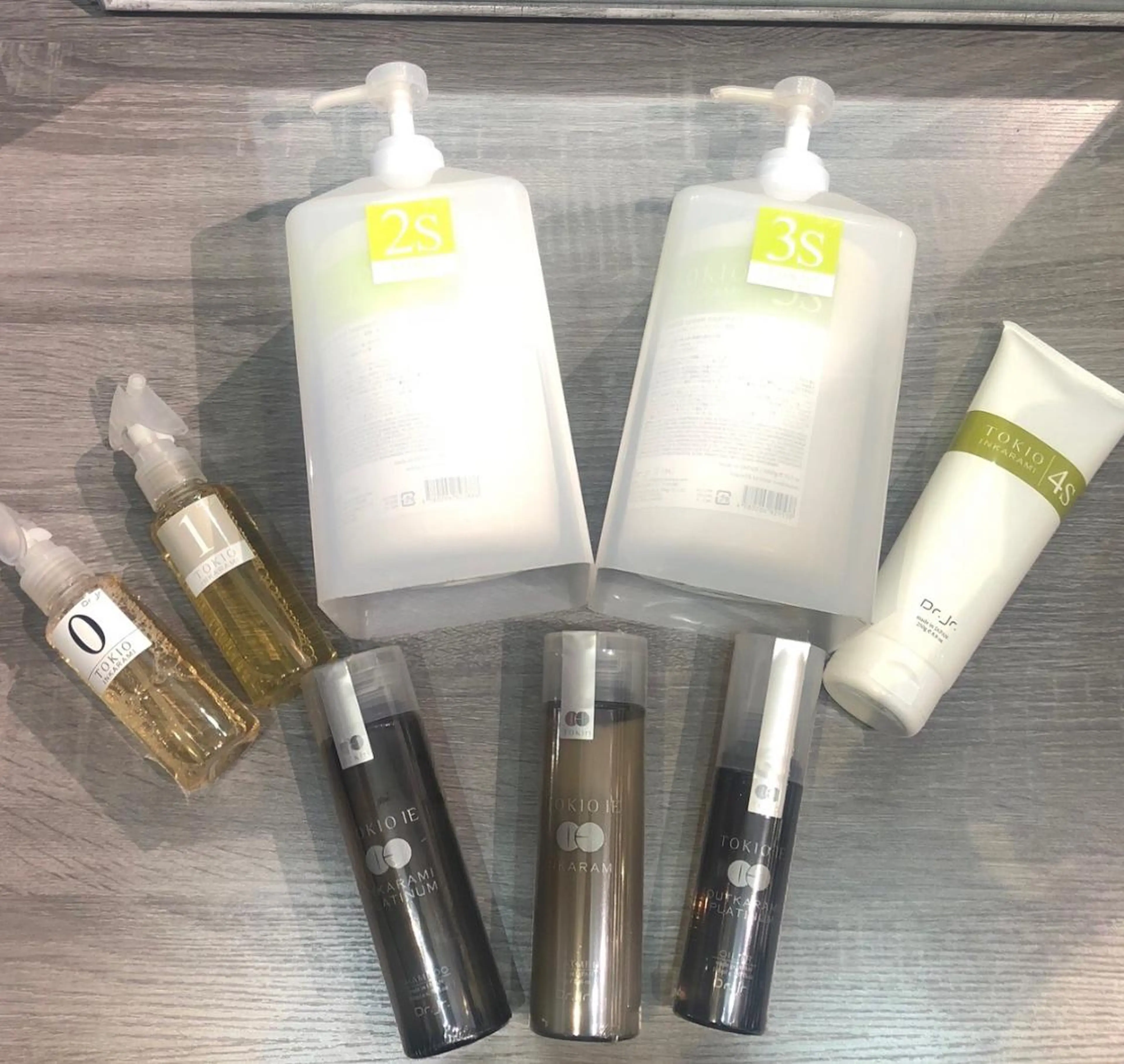 セミロング CHARTIER HEAD SPA SALON所属・岩本 一也のヘアスタイル