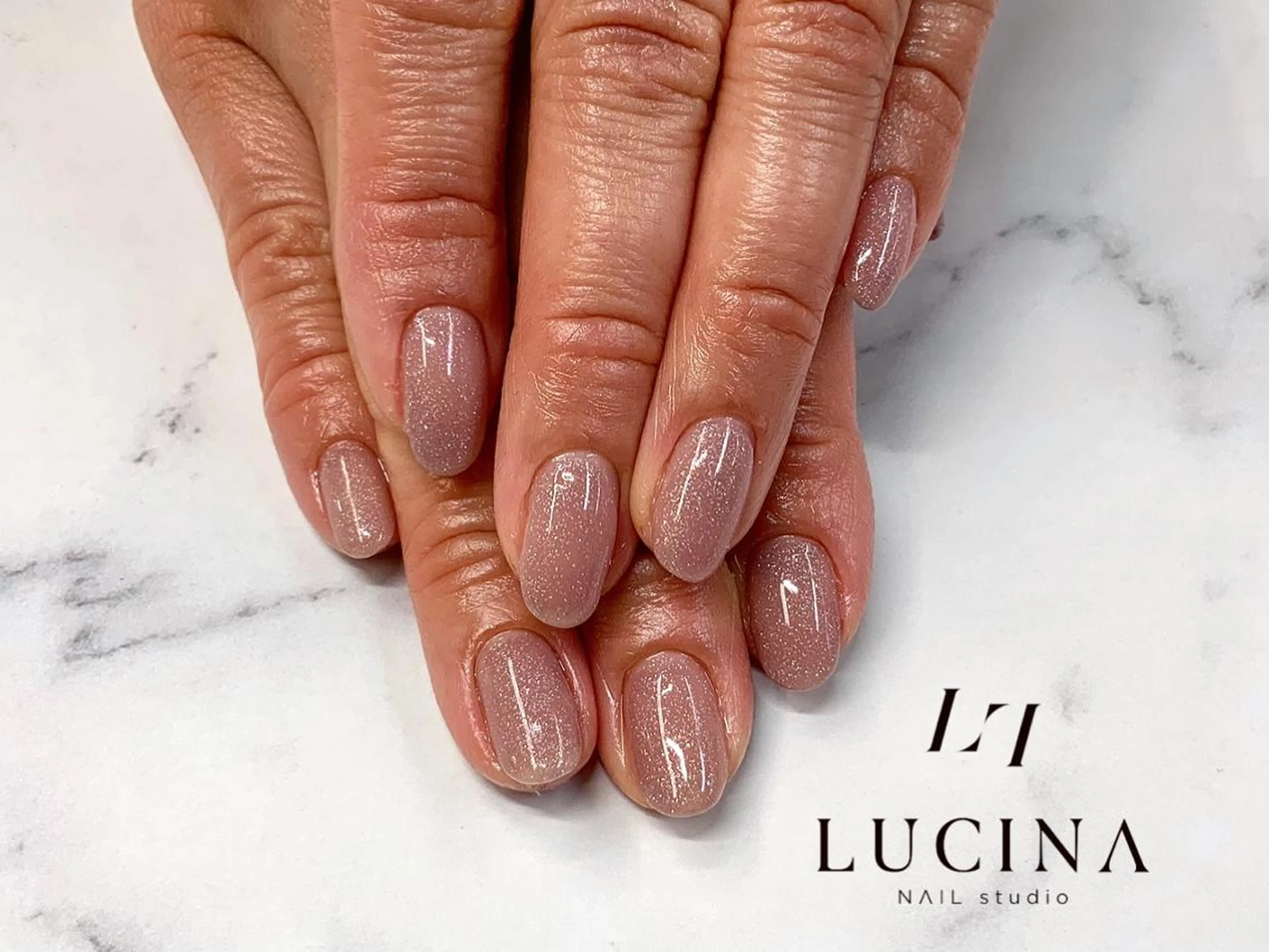 ネイル 氷ネイル・うるうるネイル キラキラネイル ワンカラーネイル シンプルネイル 新橋 ルキナ スタッフのネイルデザイン