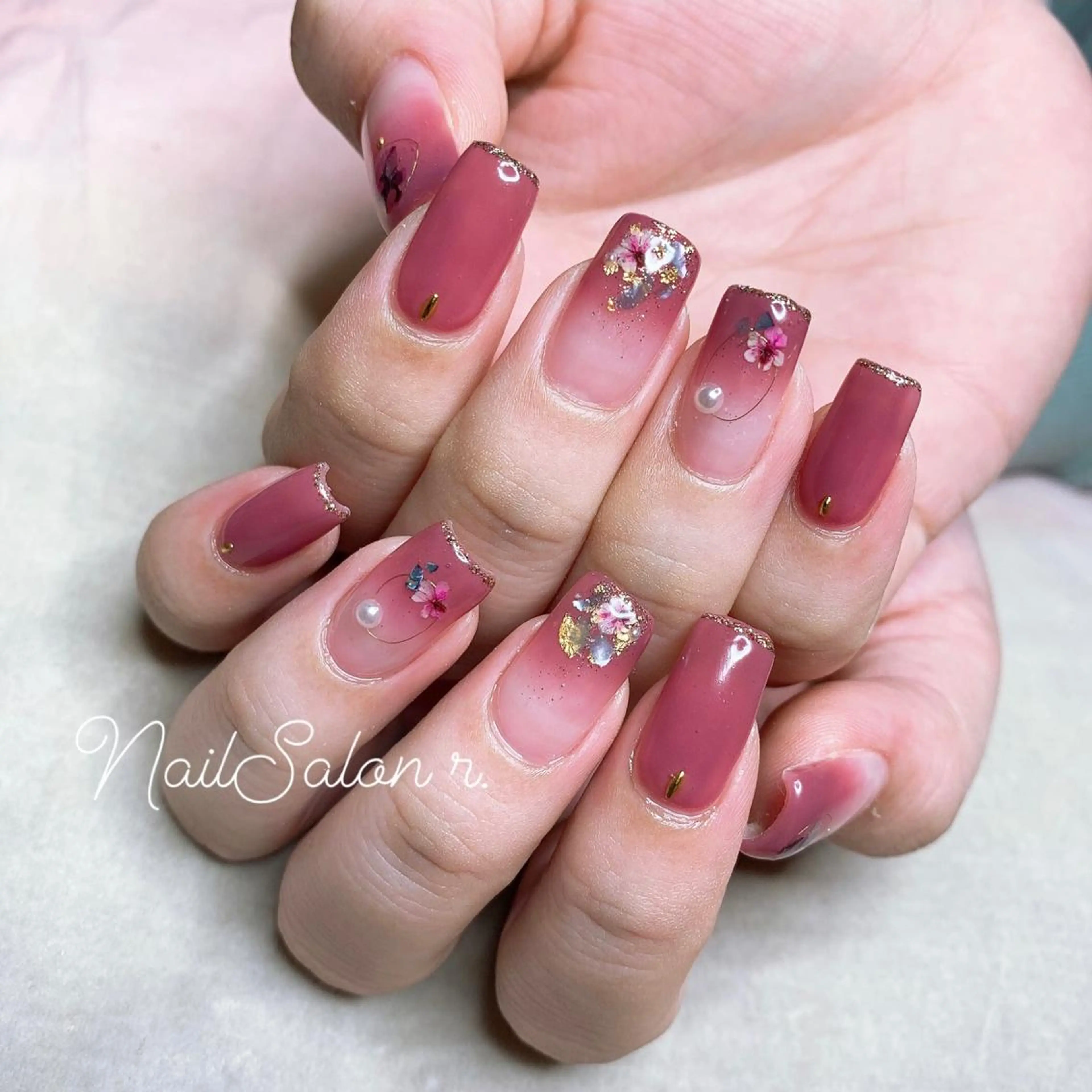 ネイル ハンドネイル Nailsalon r.のネイルデザイン