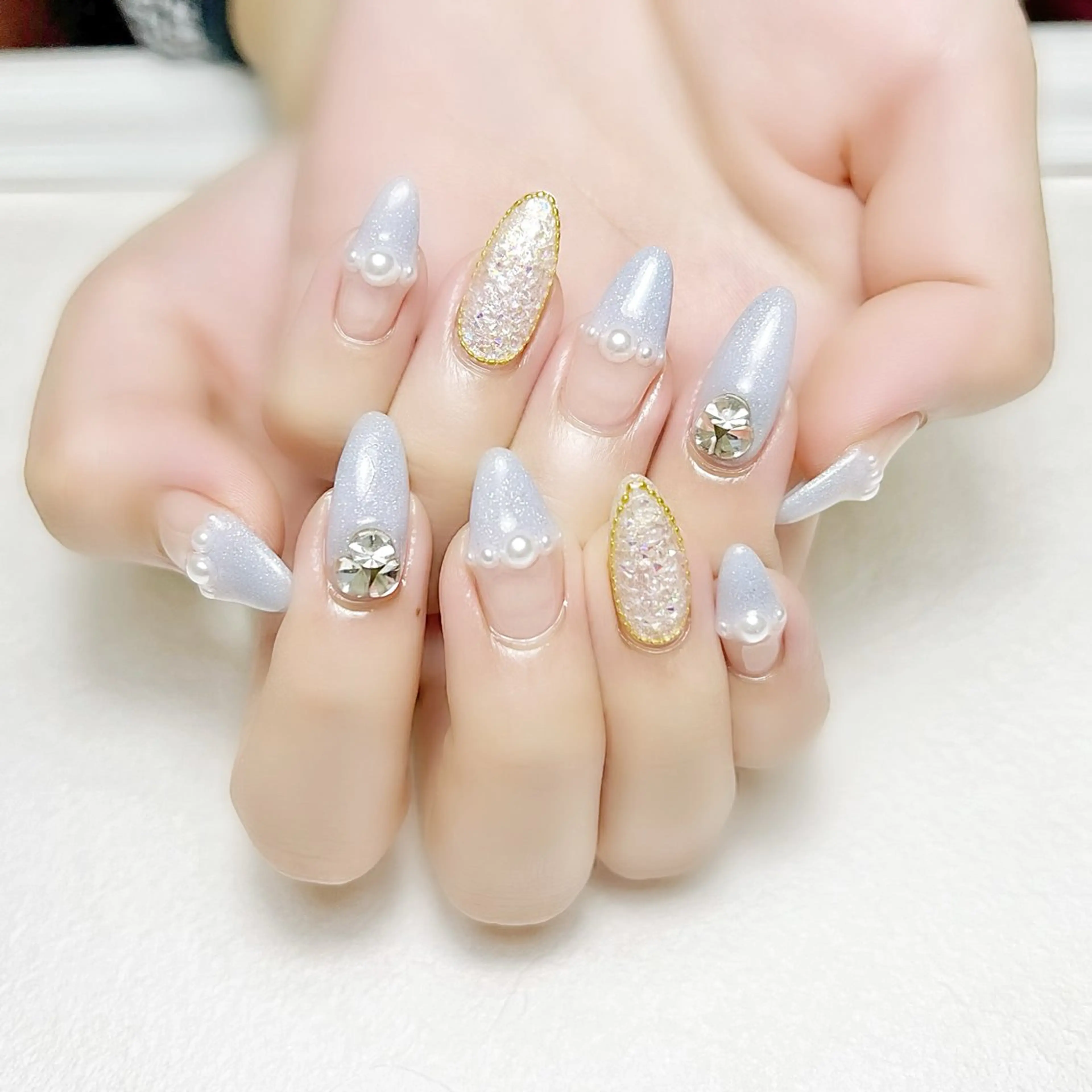 ネイル ガーリー キラキラネイル 水色 シルバー ワンホンネイル rouse nail RISATOのネイルデザイン
