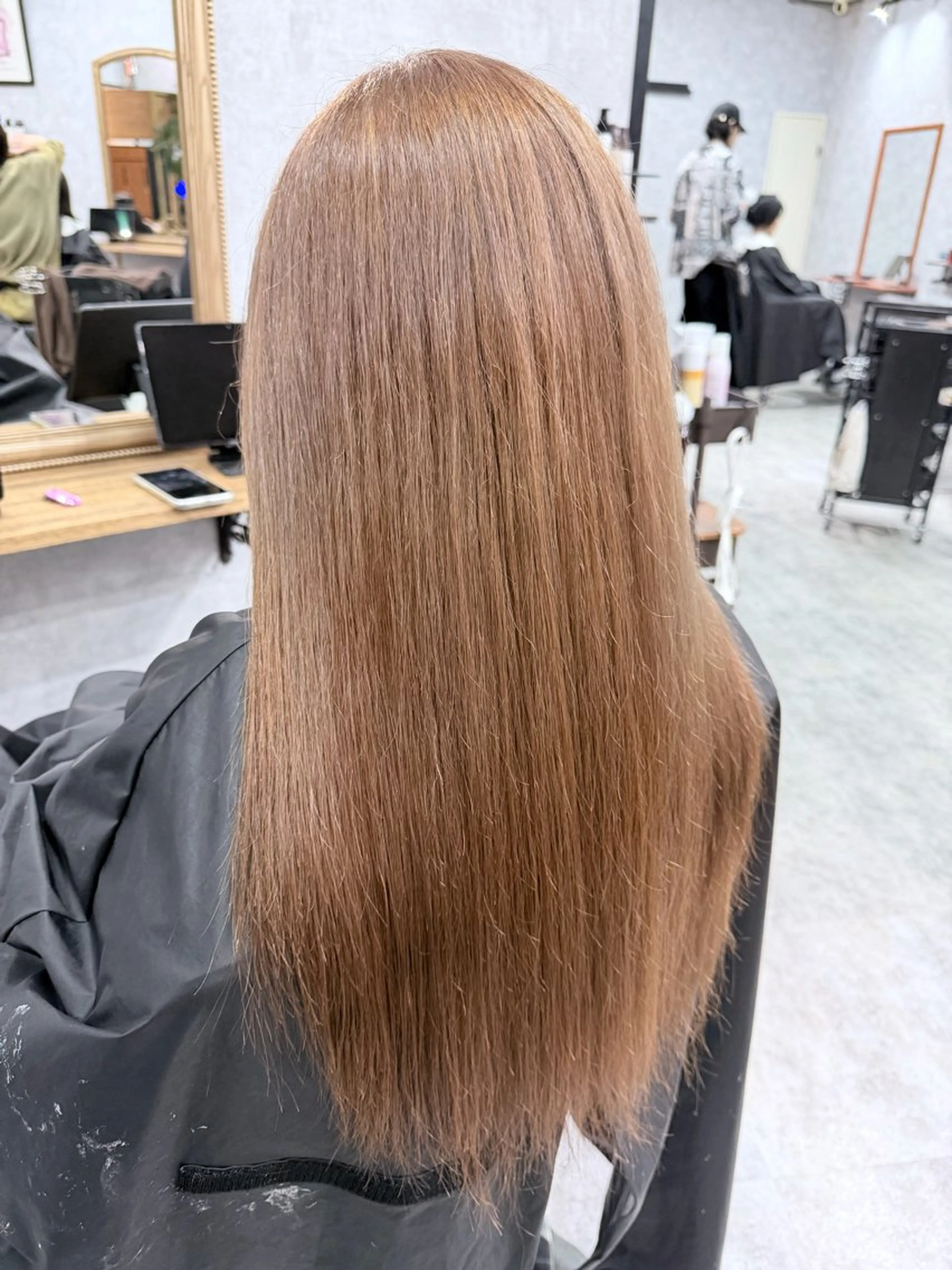 ロング カラー ベージュカラー ミルクティーベージュ C'LD Hair トモヤのヘアスタイル