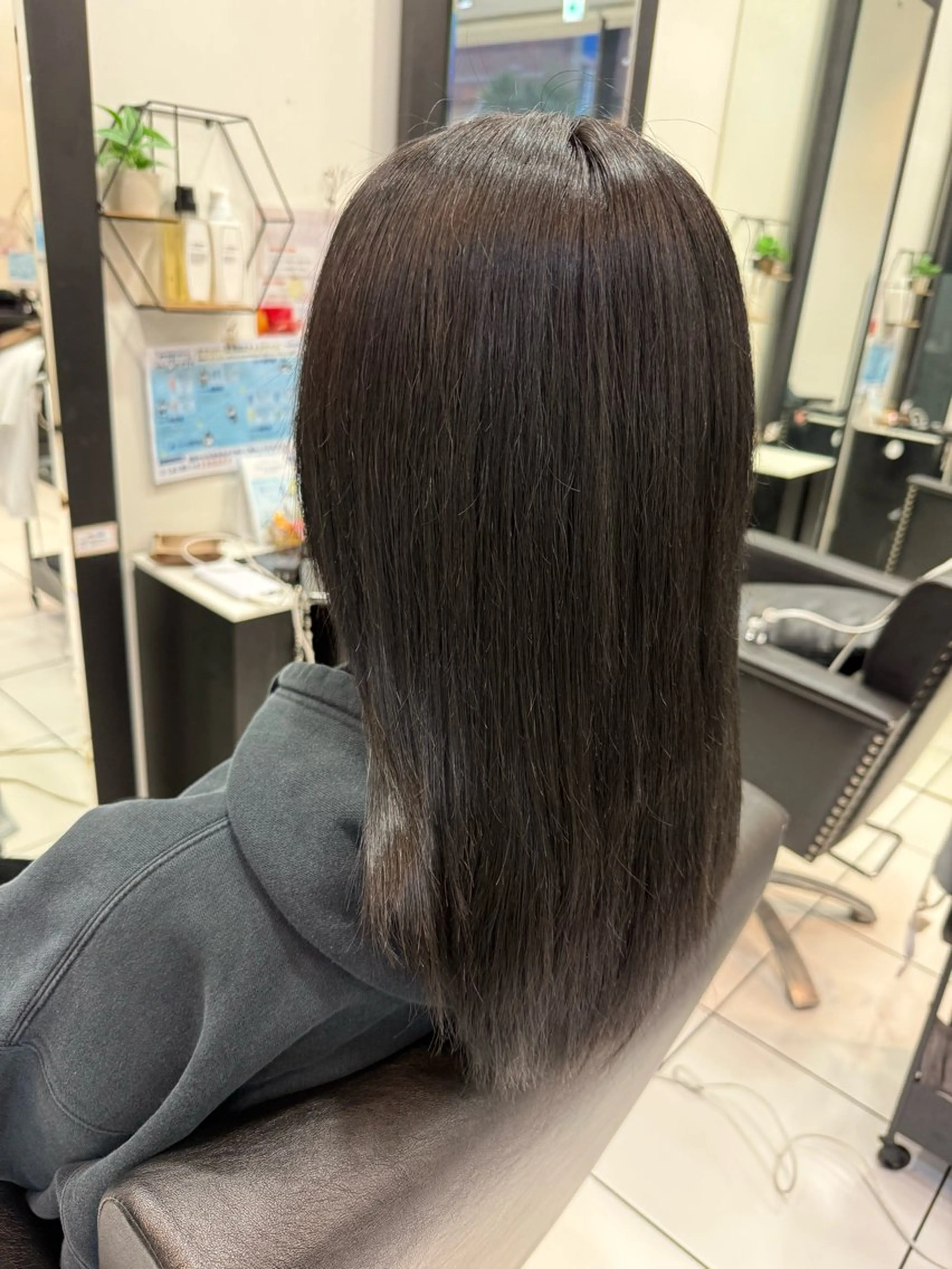 カラー アッシュ アッシュグレー アッシュグレージュ グレージュ やながわ あつきのヘアスタイル