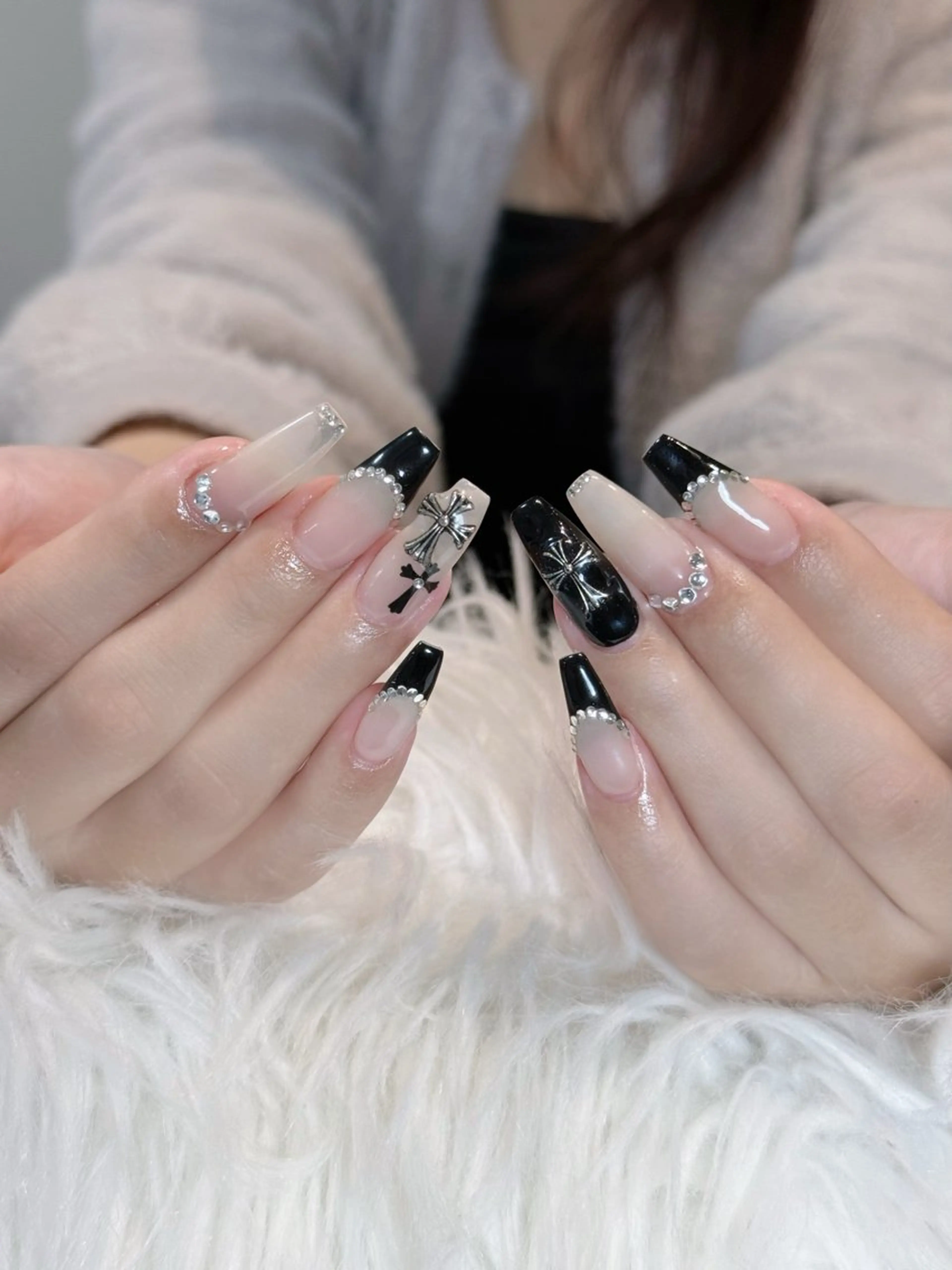 ネイル ボルドー ブラウン チークネイル ドット フットネイル Julli ジュリのネイルデザイン