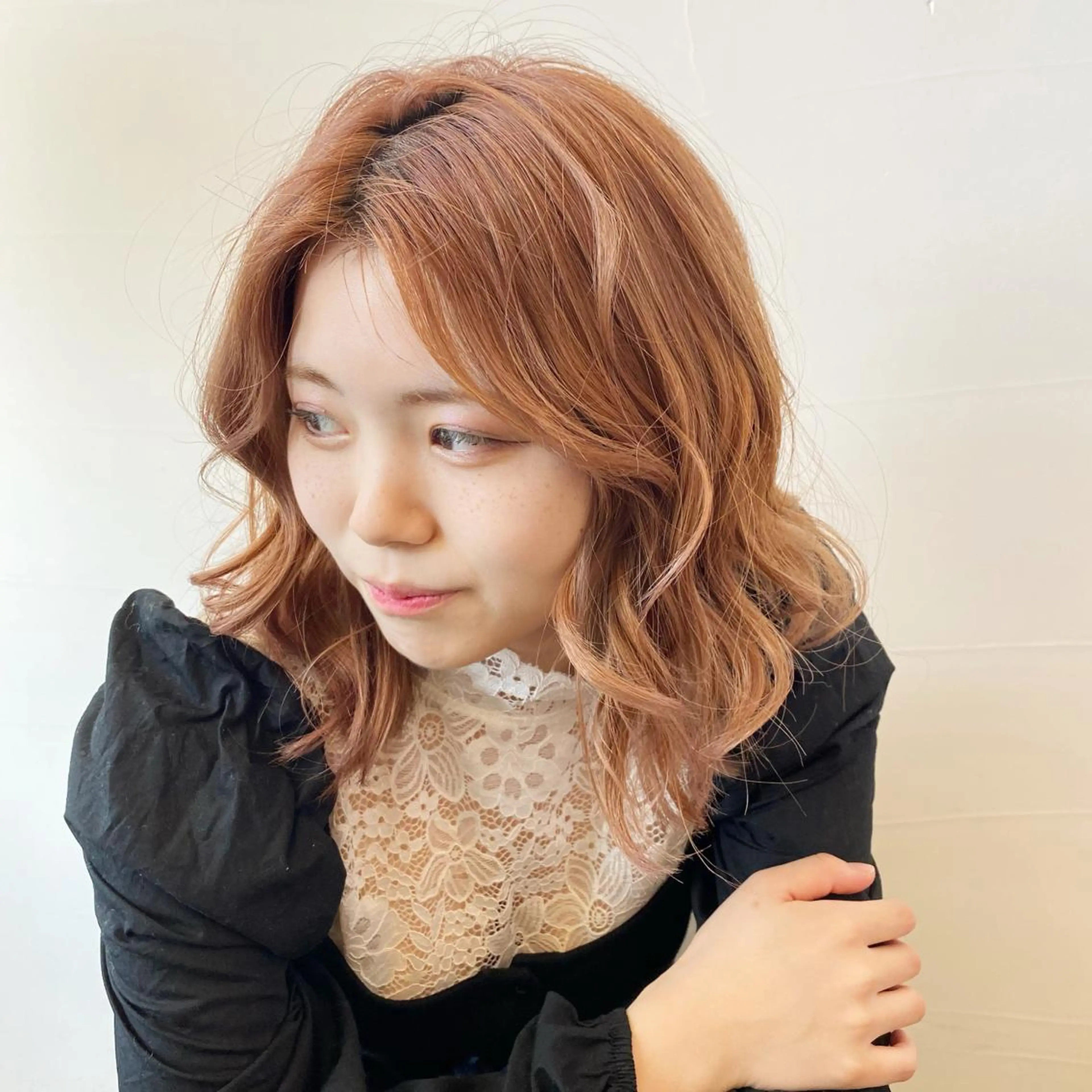 ミディアム ミストバング ハイライト 髪質改善 ヨシンモリ 韓国風ヘア ヘアカラー 韓国ヘア特化 💟 ララア 💟のヘアスタイル