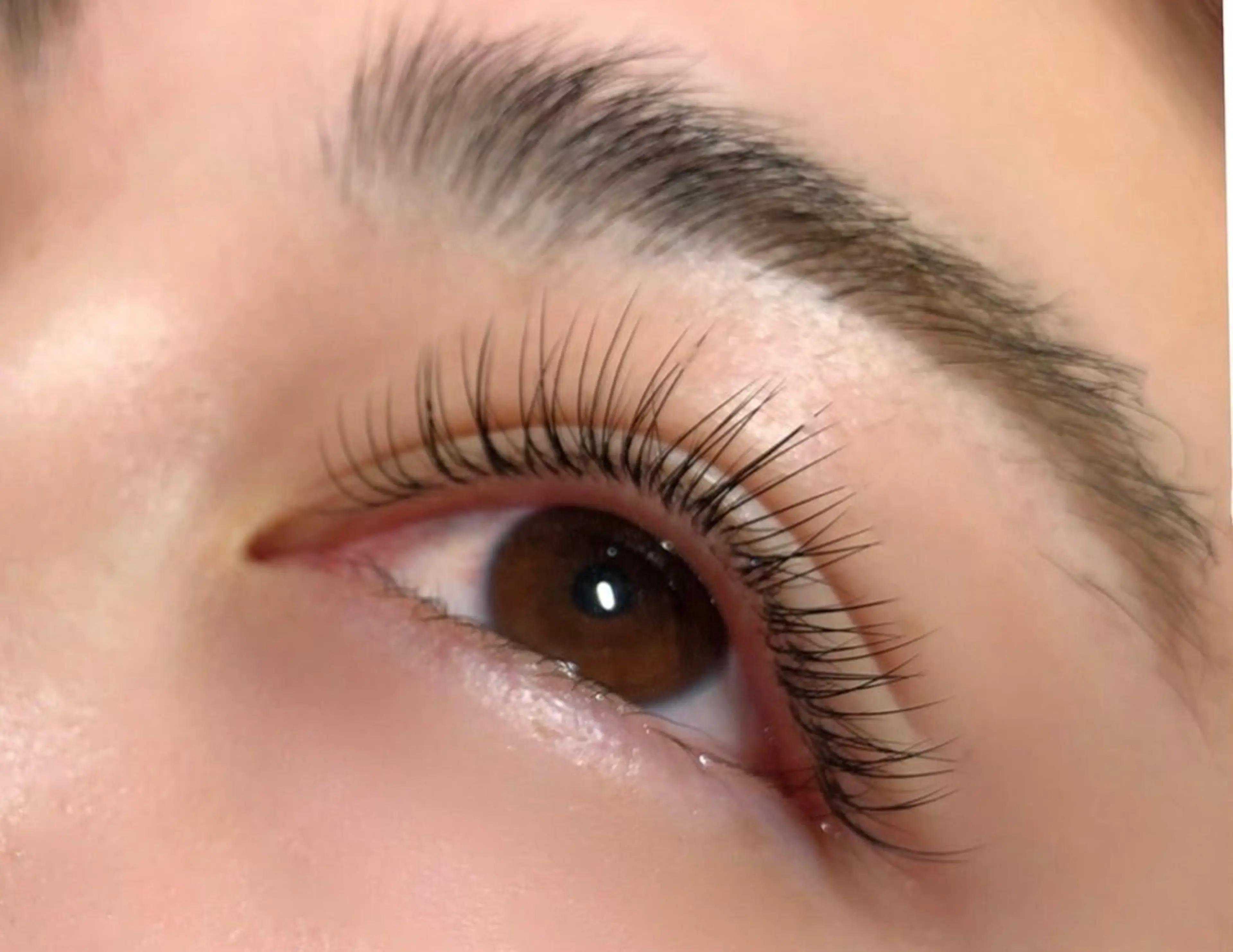 マツエク・マツパ 臼井 美羽のヘアスタイル