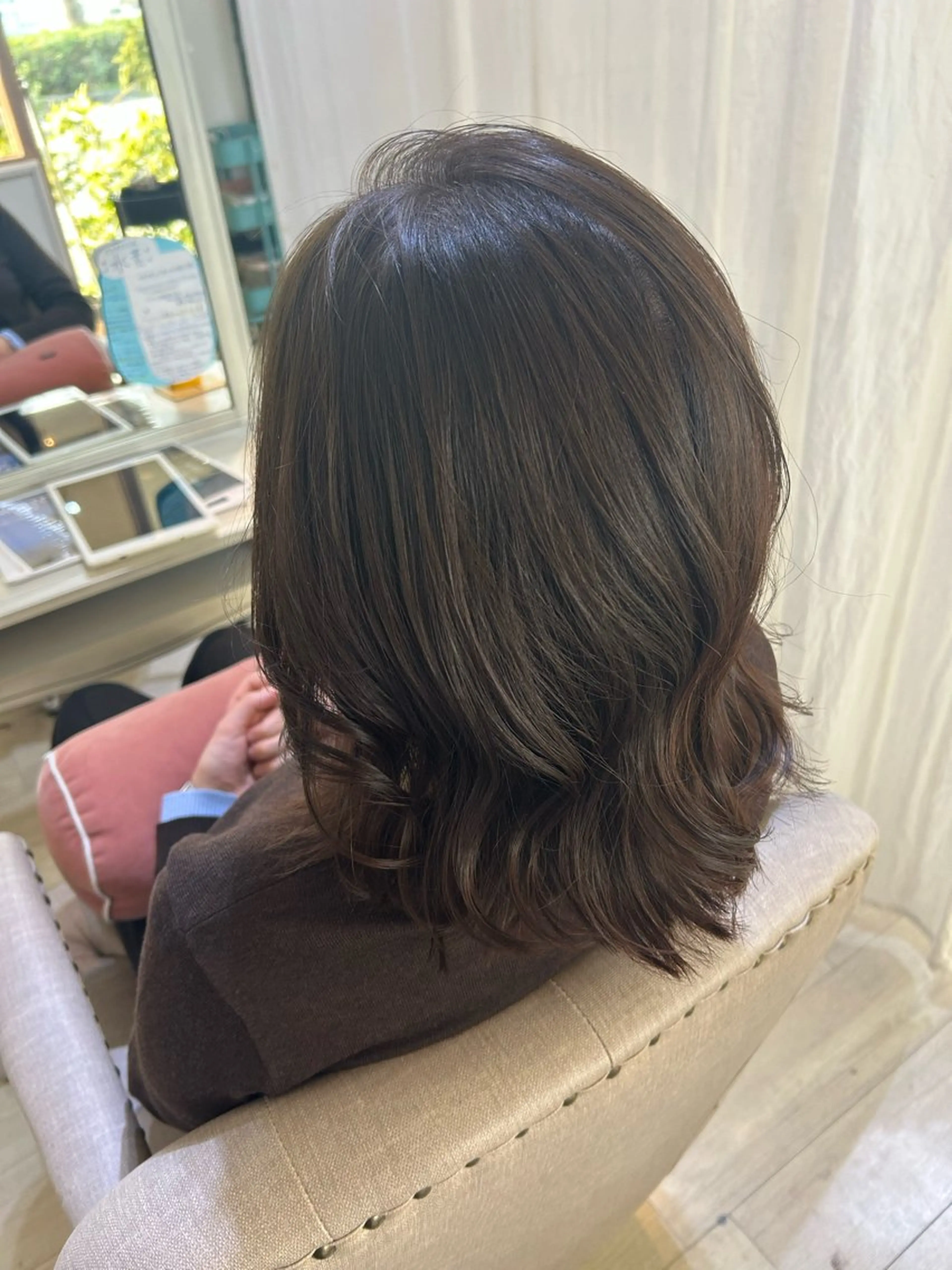 ミディアム カラー ベージュカラー オリーブベージュ トリートメント ヘアカラー トリートメント amiu 森本千晴のヘアスタイル