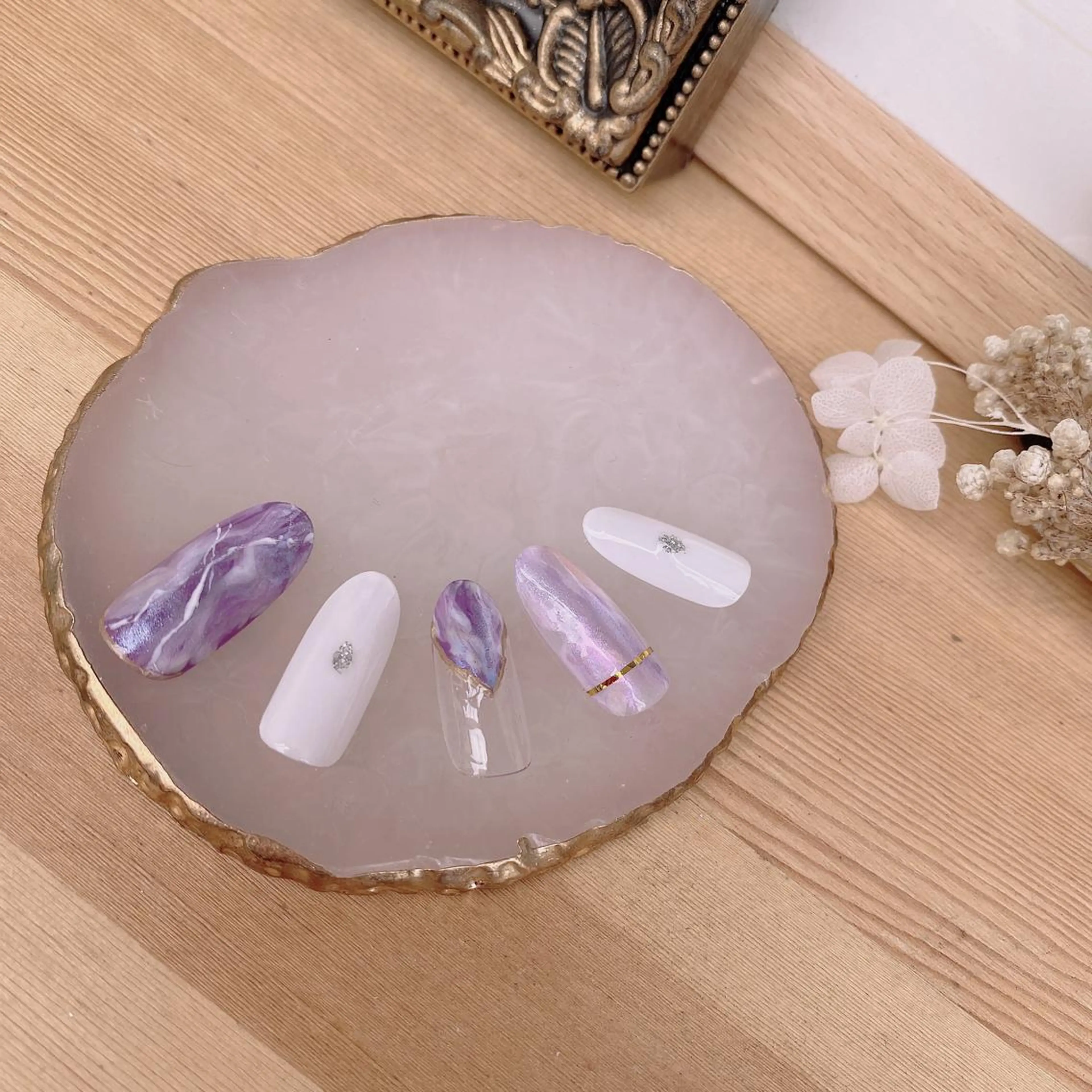 ネイル ニュアンスネイル 【育児休暇中】今中 沙季のネイルデザイン