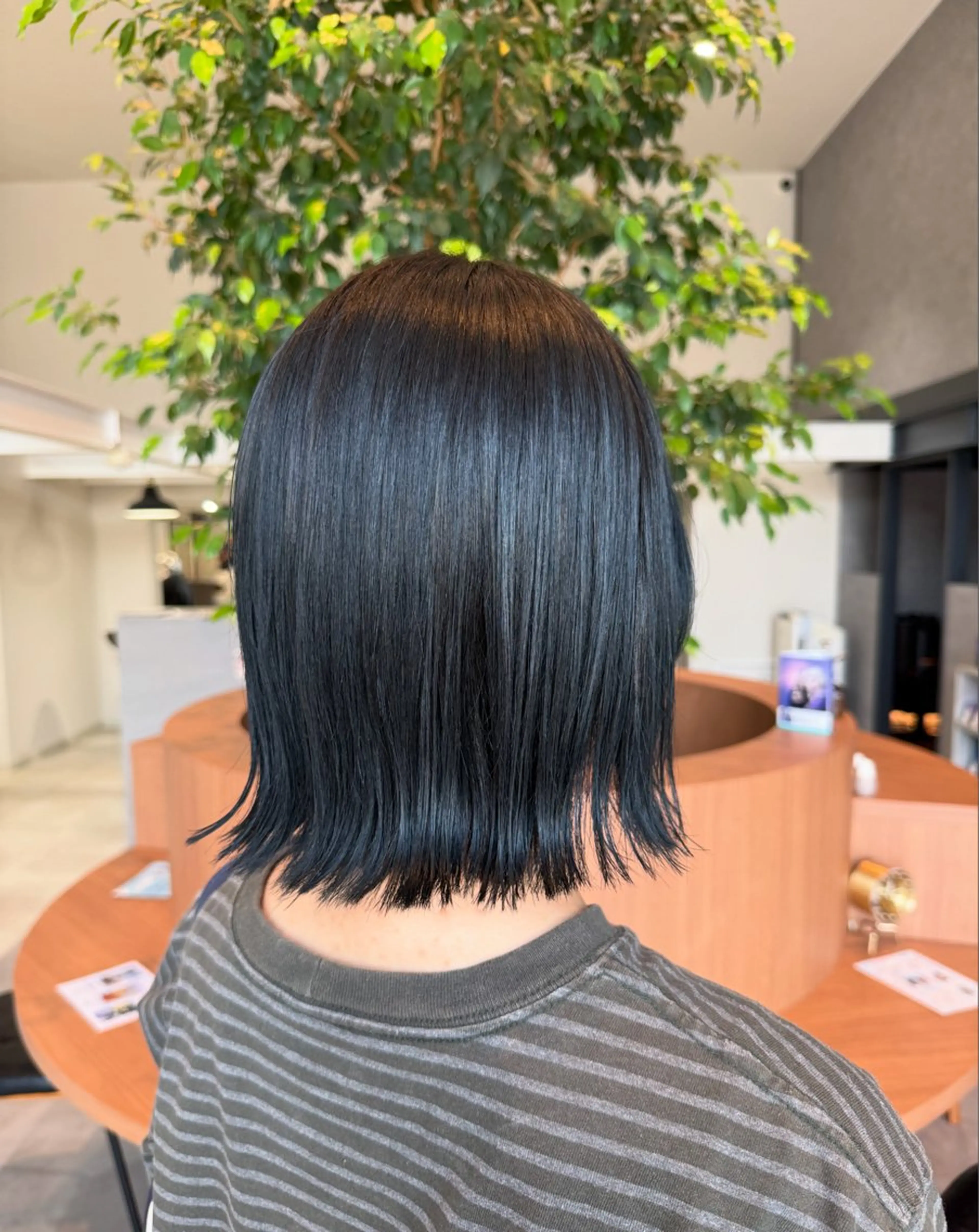 ミディアム カラー ブルーカラー ネイビーカラー 似合わせカット カット ヘアカラー トリートメント ayaka |トレンドヘアのヘアスタイル