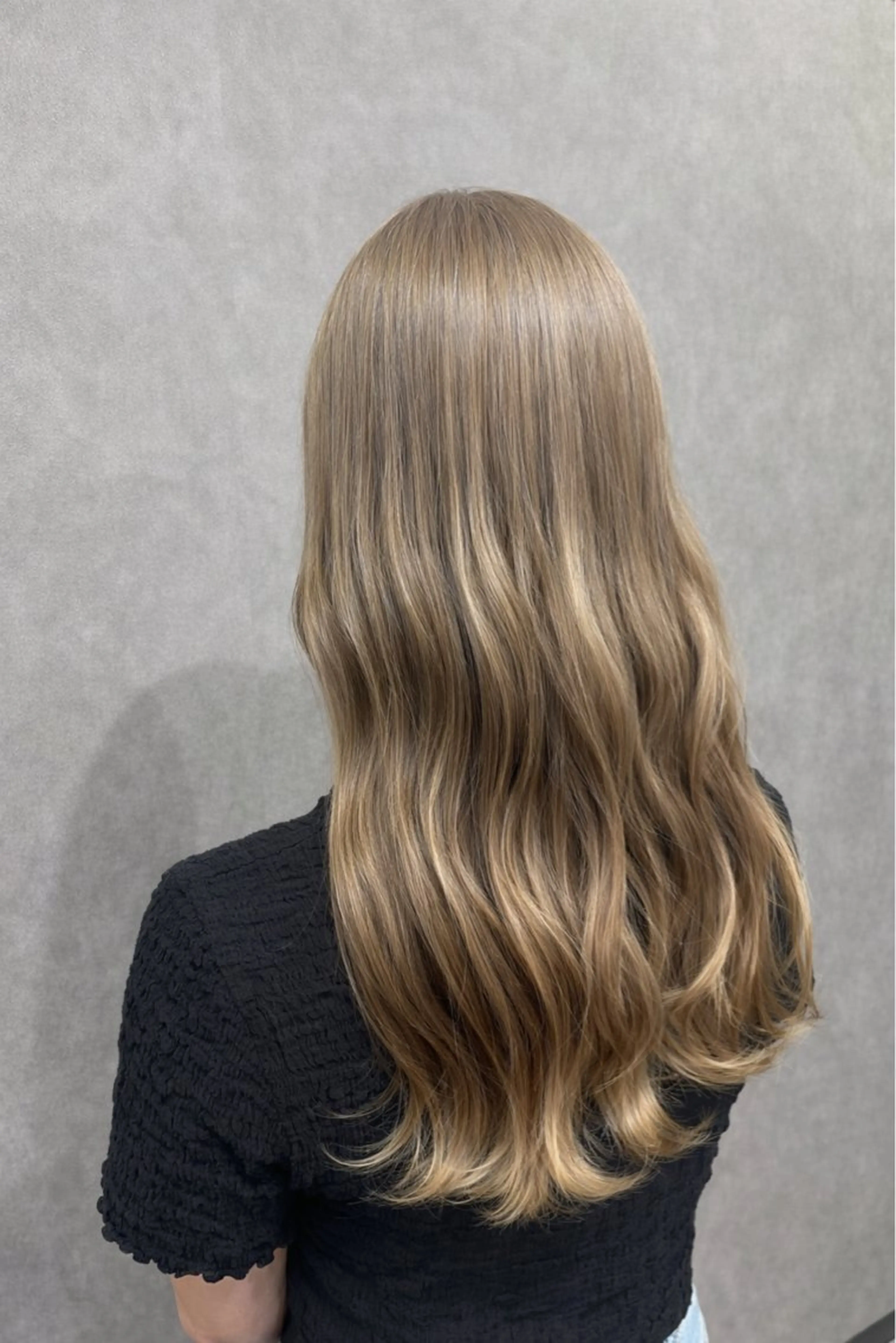 ロング カラー ベージュカラー 透明感カラー ミルクティーベージュ ヘアカラー トリートメント 廣瀬 あずさのヘアスタイル