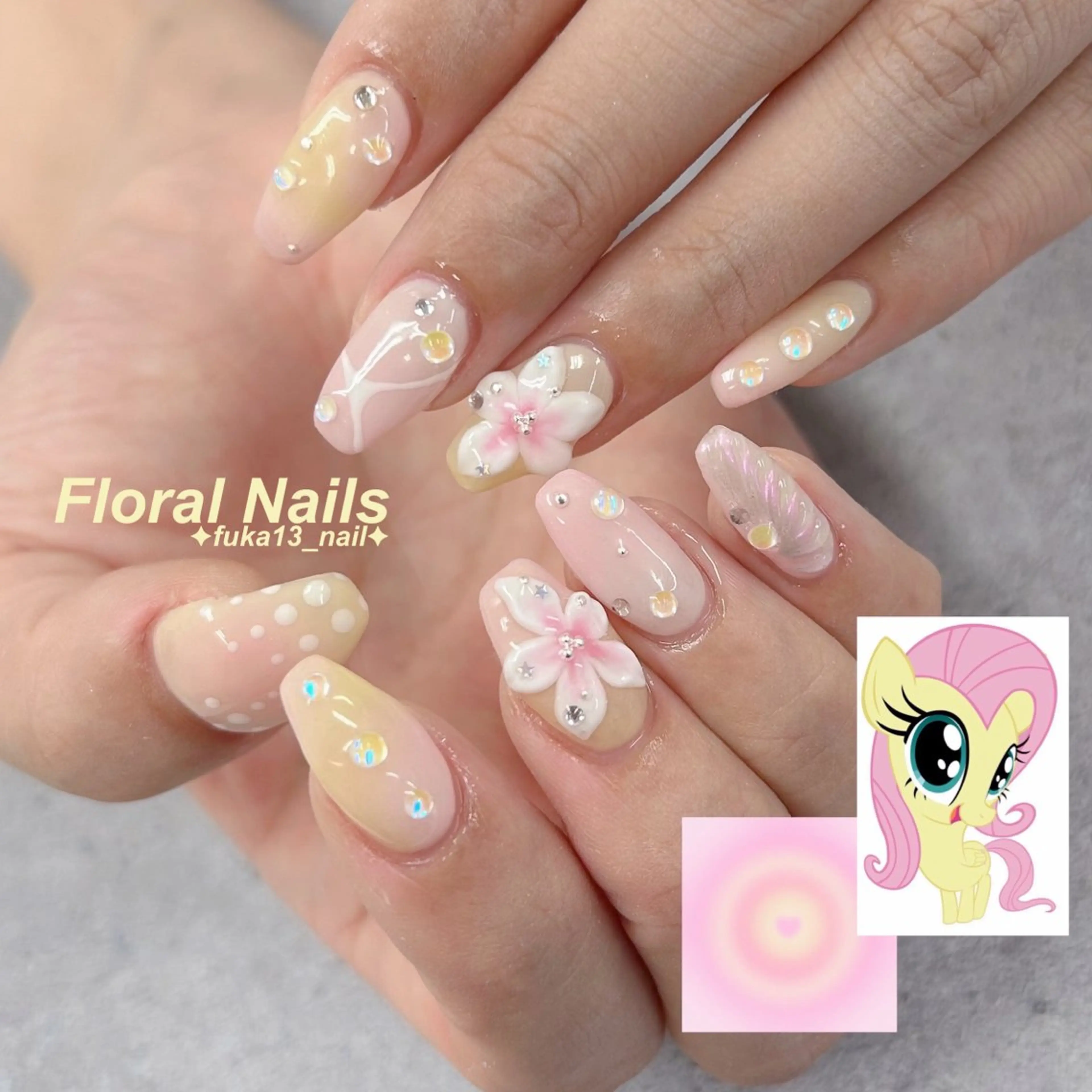 ネイル フラワーネイル ガーリー グラデーション 韓国ネイル ニュアンスネイル ハンドネイル ネイルサロンAnela【アネラ】所属・Nail♡Fuka. /1月予約受付中のネイルデザイン