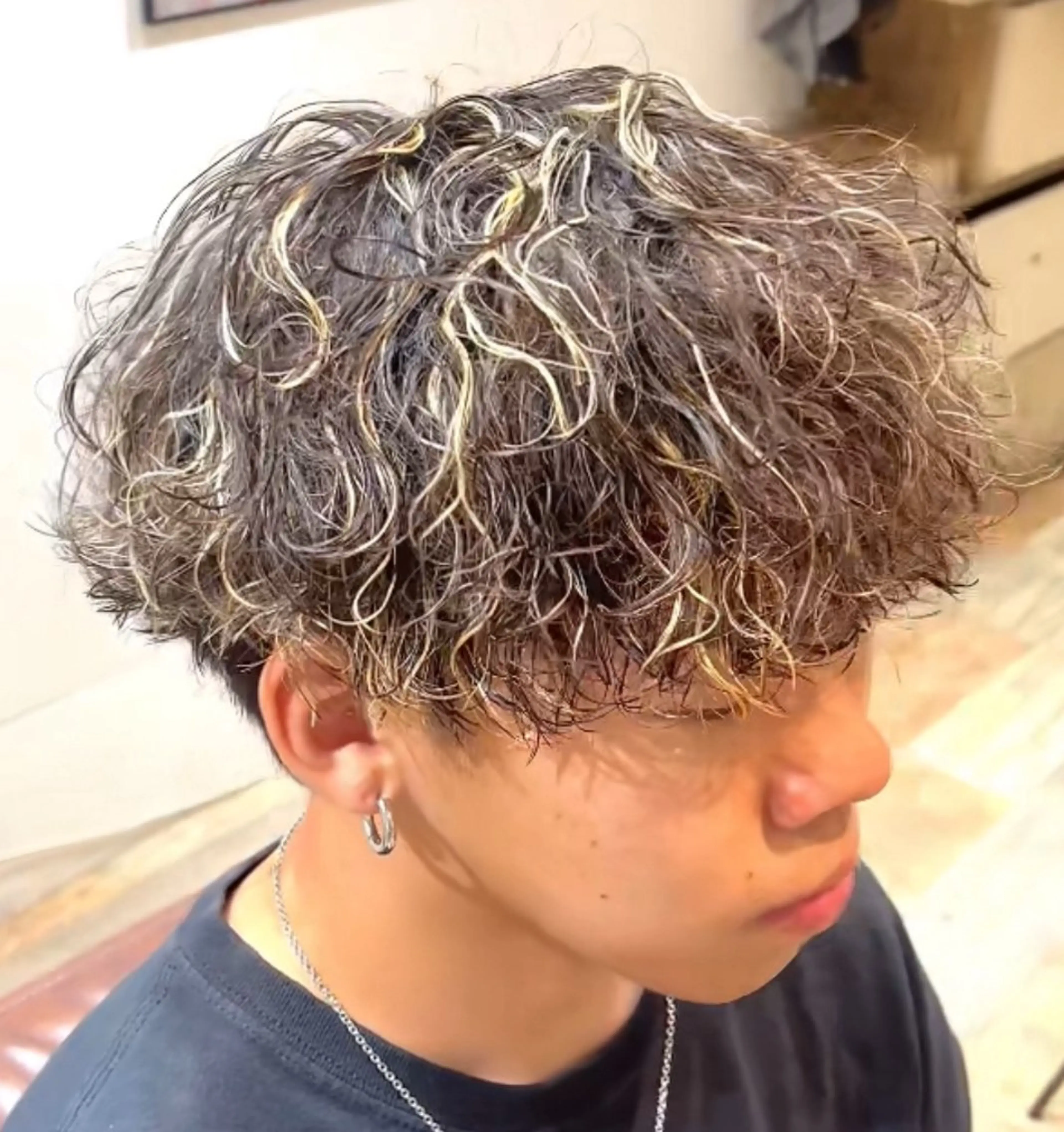 カラー パーマ メンズ カット ヘアカラー パーマ メンズパーマ眉毛 特化アユム🔥のヘアスタイル