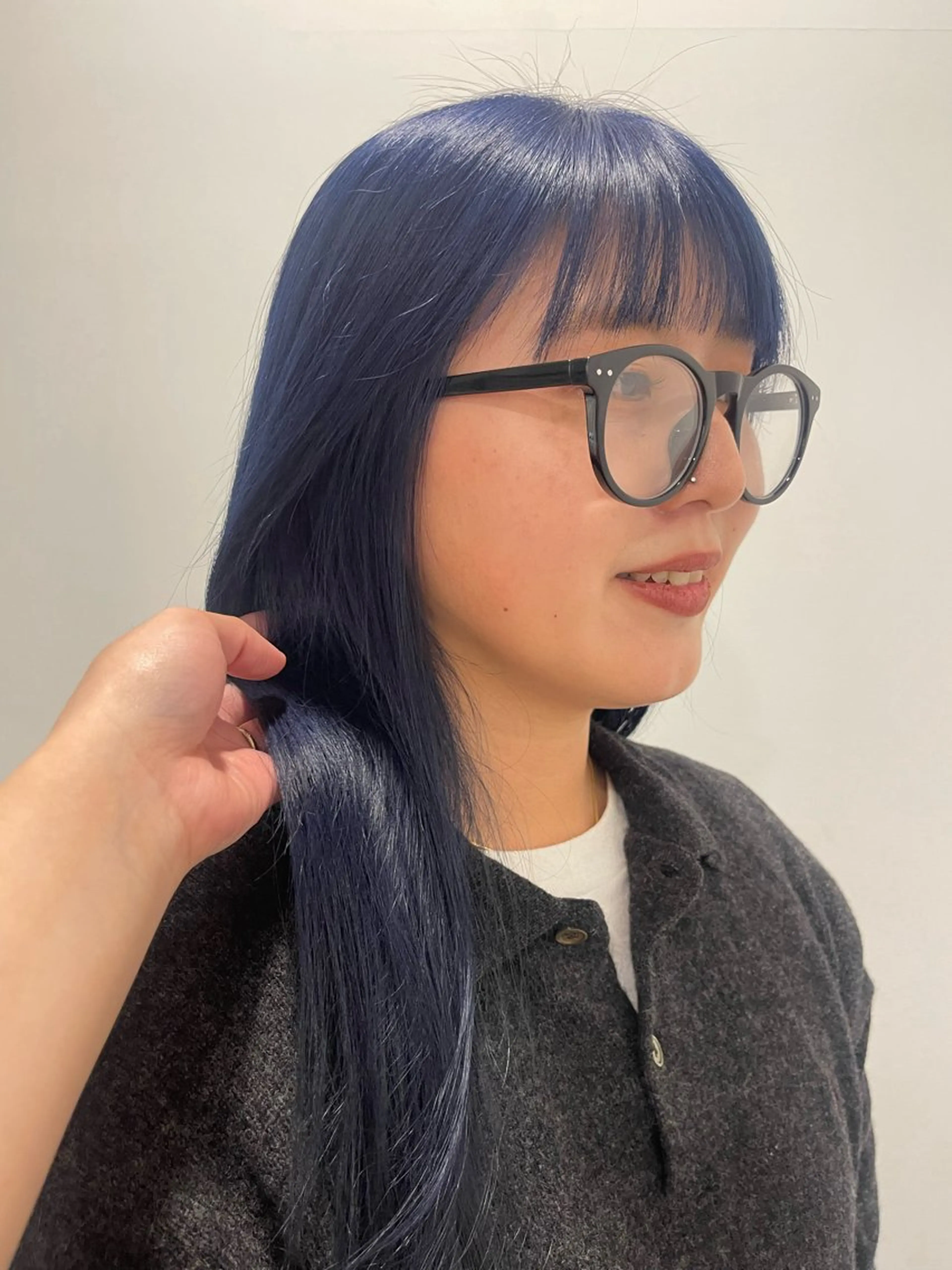 セミロング By THE CALLiiiNG【バイコーリング】所属・広島:ミルキーカラー tsumaのヘアスタイル