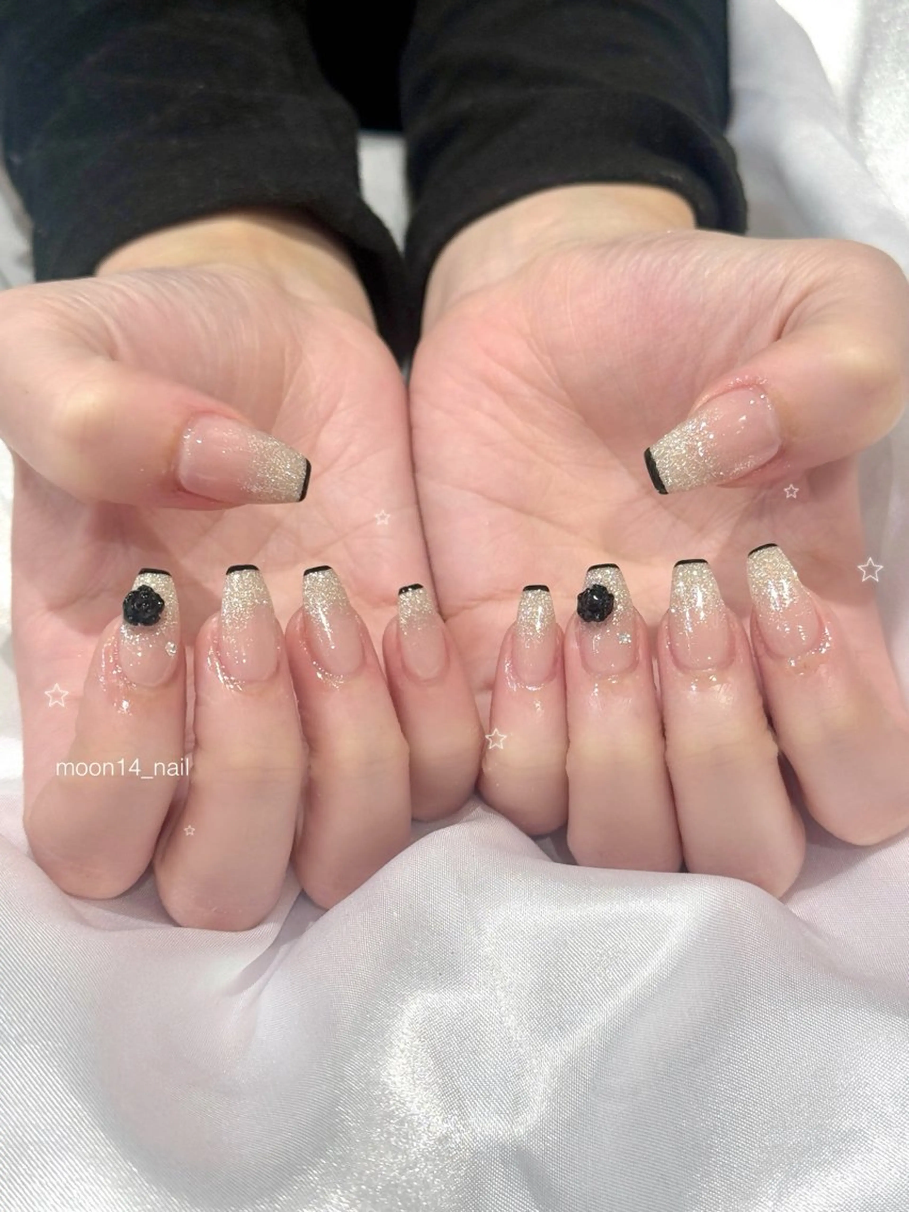 ネイル フレンチネイル ジェルネイル キラキラネイル ラメ(グリッター) ラメグラデーション ハンドネイル natsuki 💫のネイルデザイン