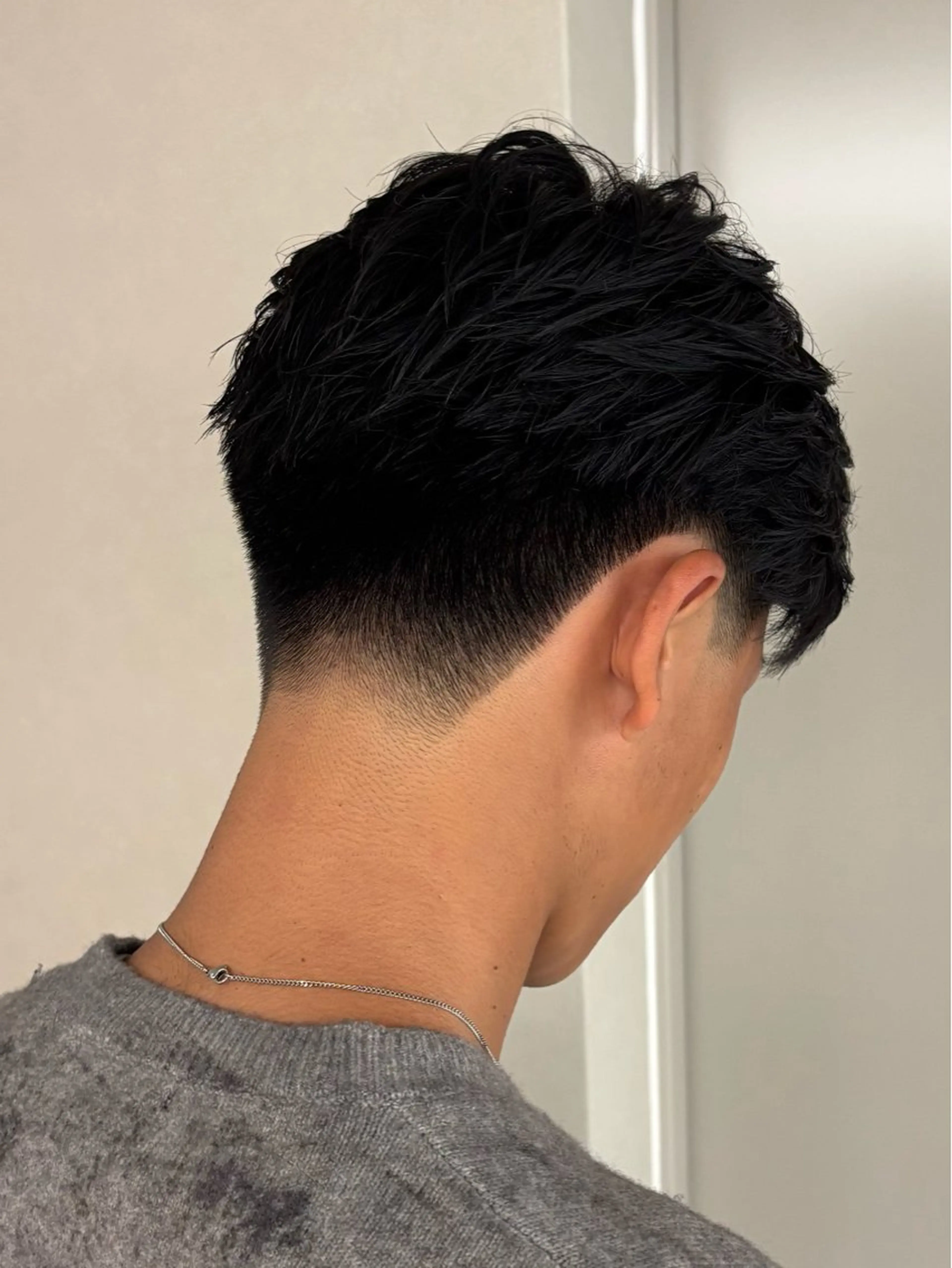 メンズ フェードカット 渡 汐音のヘアスタイル