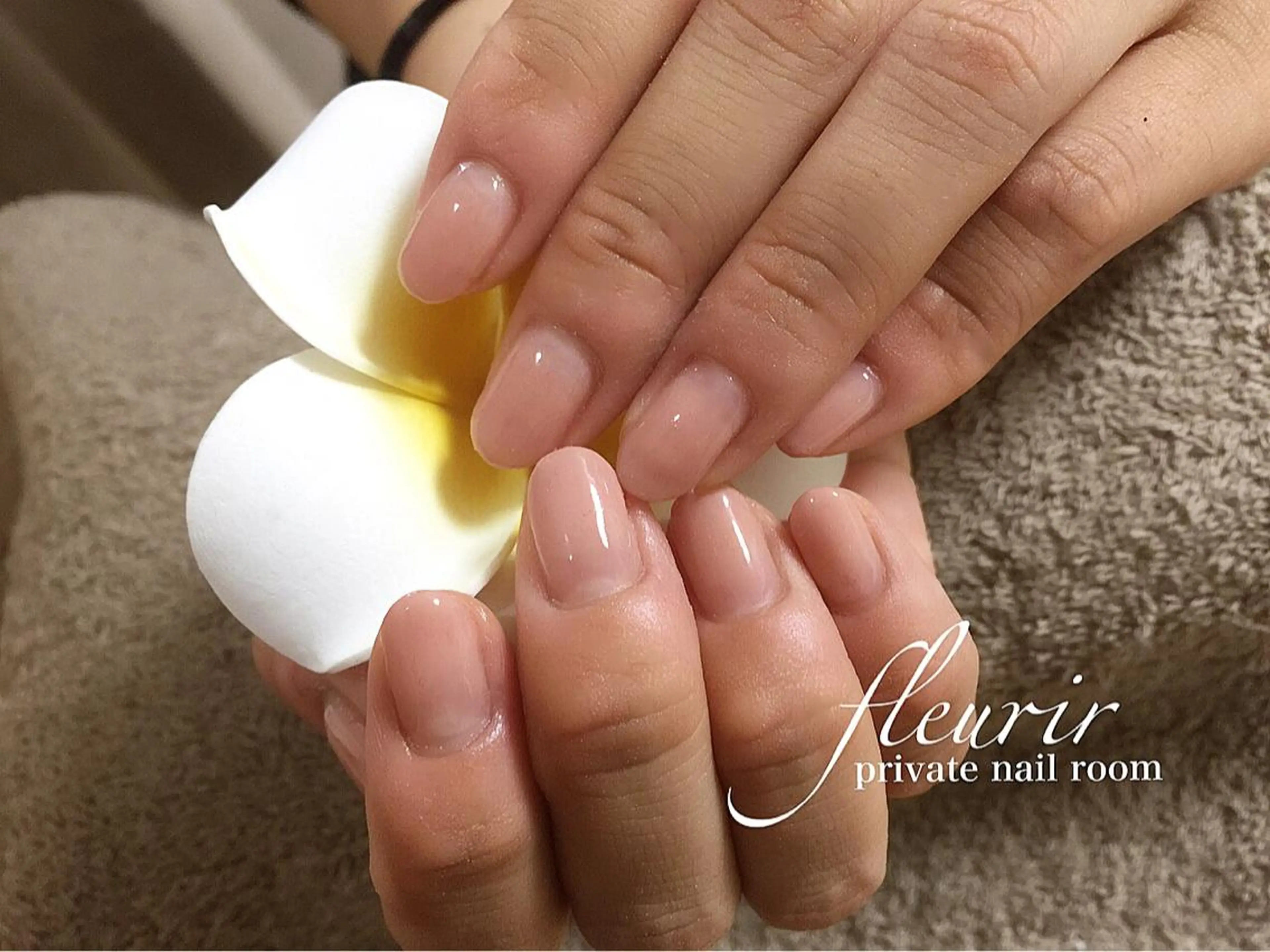 ミディアム フルリール 【プライベートサロンのネイルデザイン