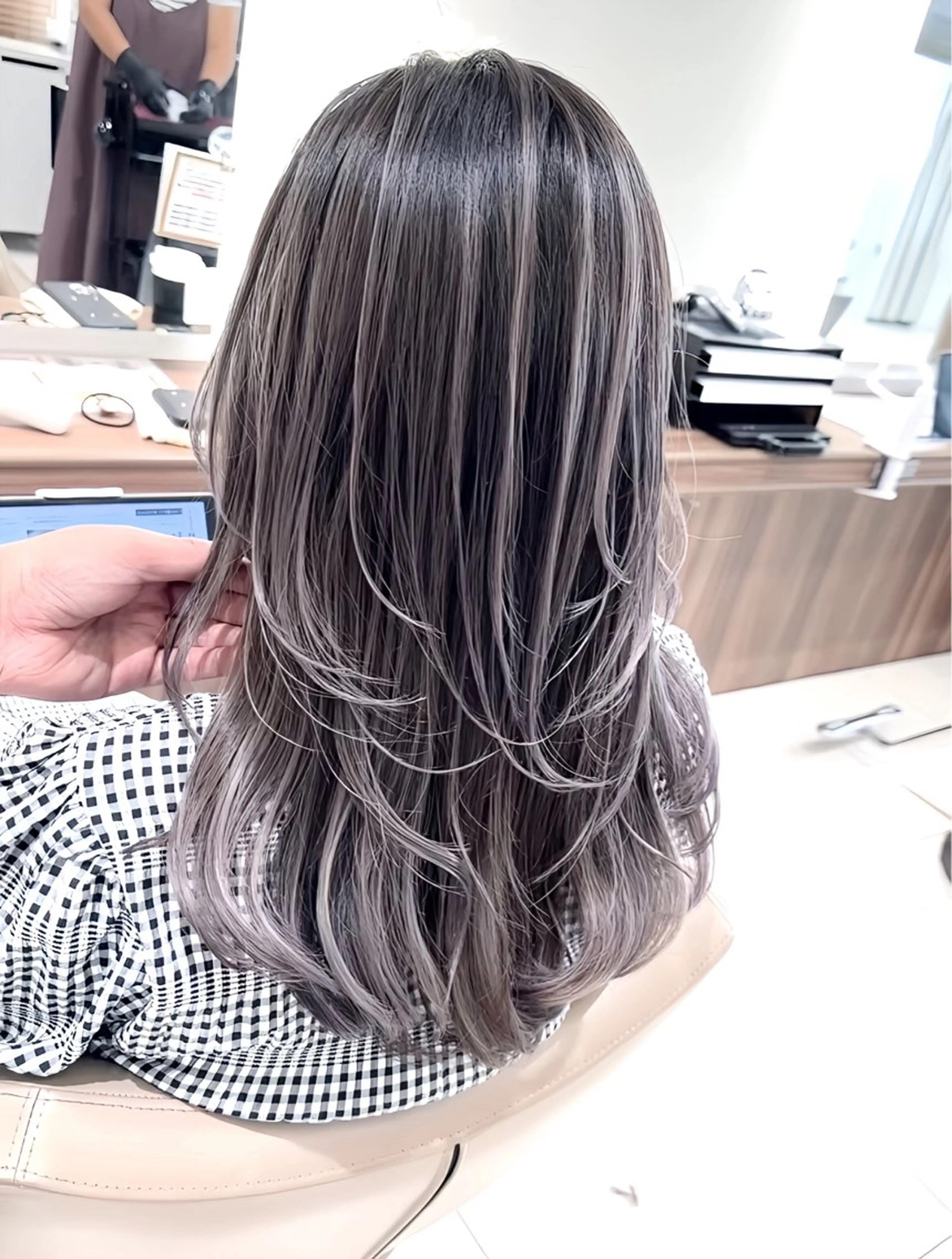 ミディアム カラー バレイヤージュ 髪質改善 レイヤーカット カット ヘアカラー トリートメント 山崎俊輔/髪質改善 /バレイヤージュのヘアスタイル