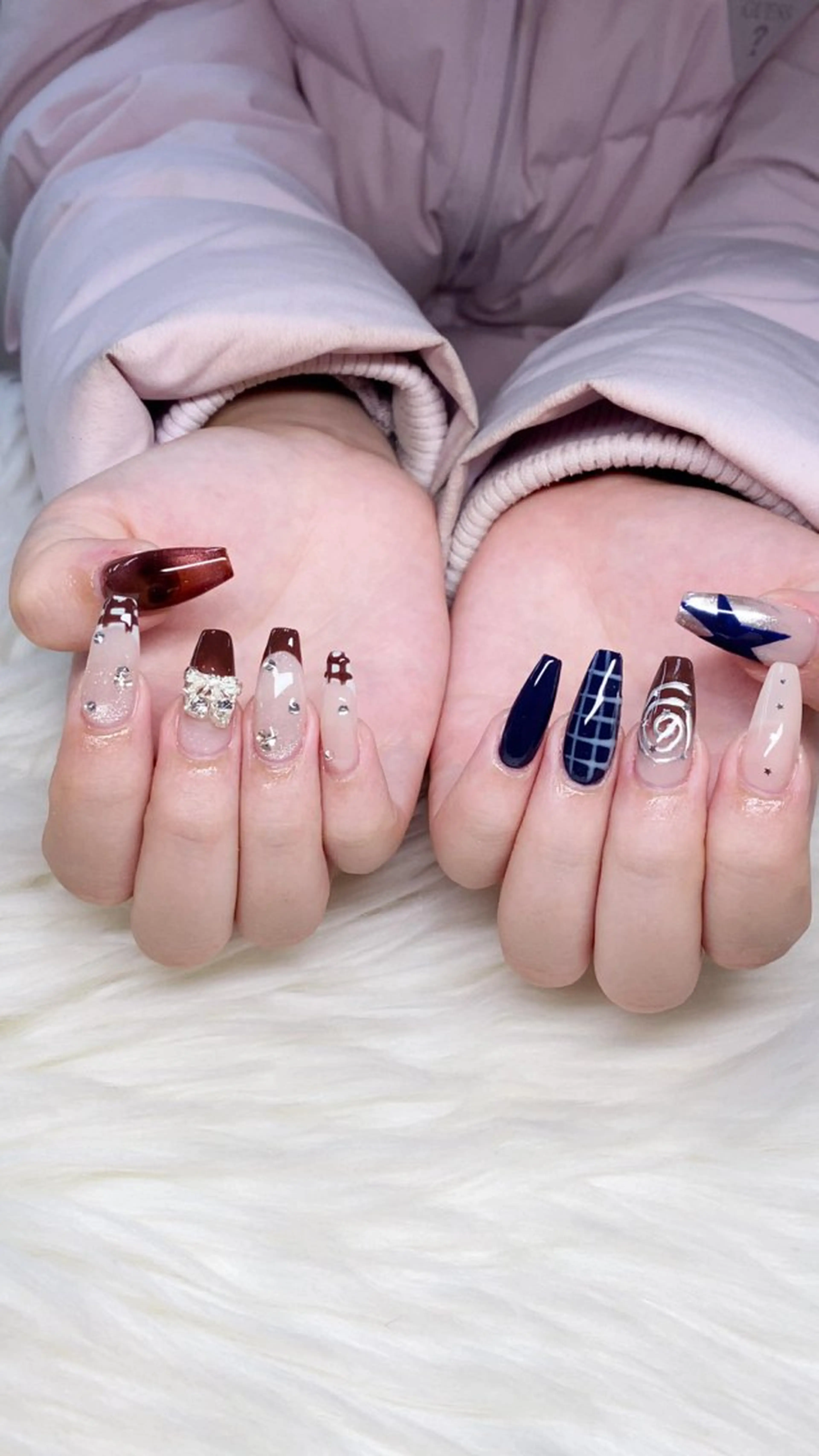 ネイル フレンチネイル グラデーション 韓国ネイル マグネットネイル ニュアンスネイル ハンドネイル Squeen Nailのネイルデザイン