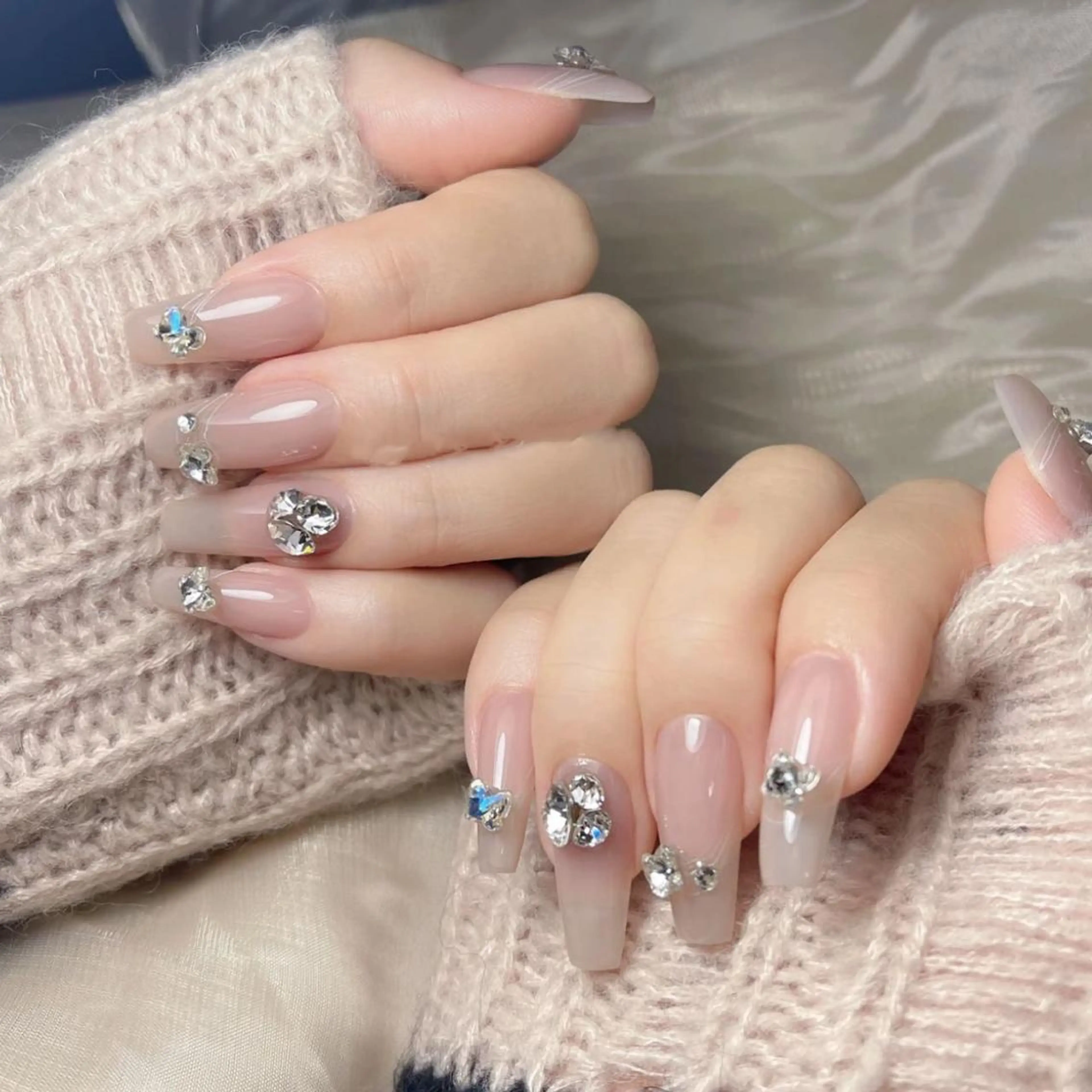 ネイル アートネイル 長さ出し ネイルチップ Queens 榊 まおのネイルデザイン