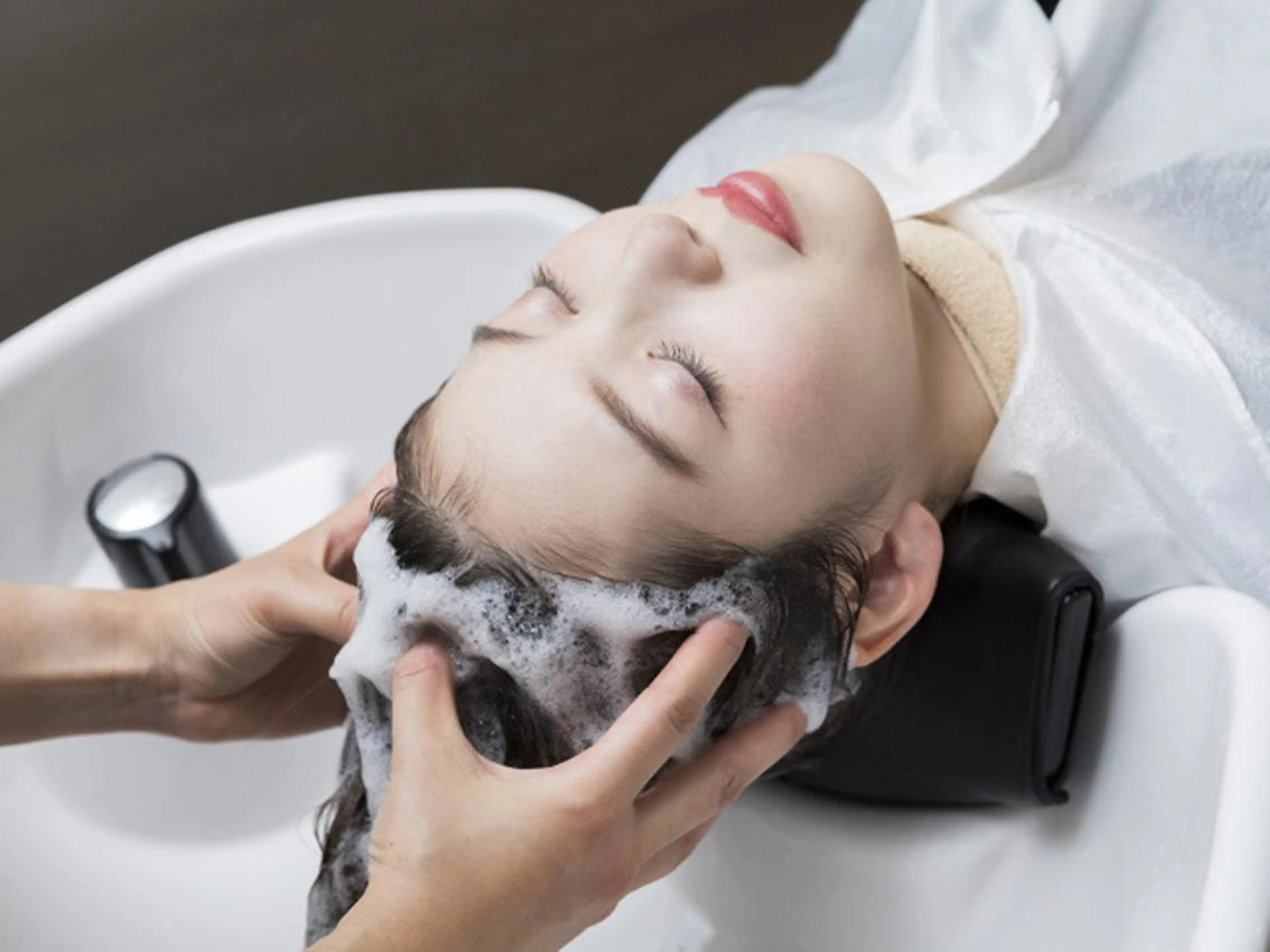 ミディアム カラー パーマ ヘアアレンジ メンズ キッズ ネイル マツエク・マツパ アイブロウ 《褒められる》 透明感カラー/小嶋のヘアスタイル