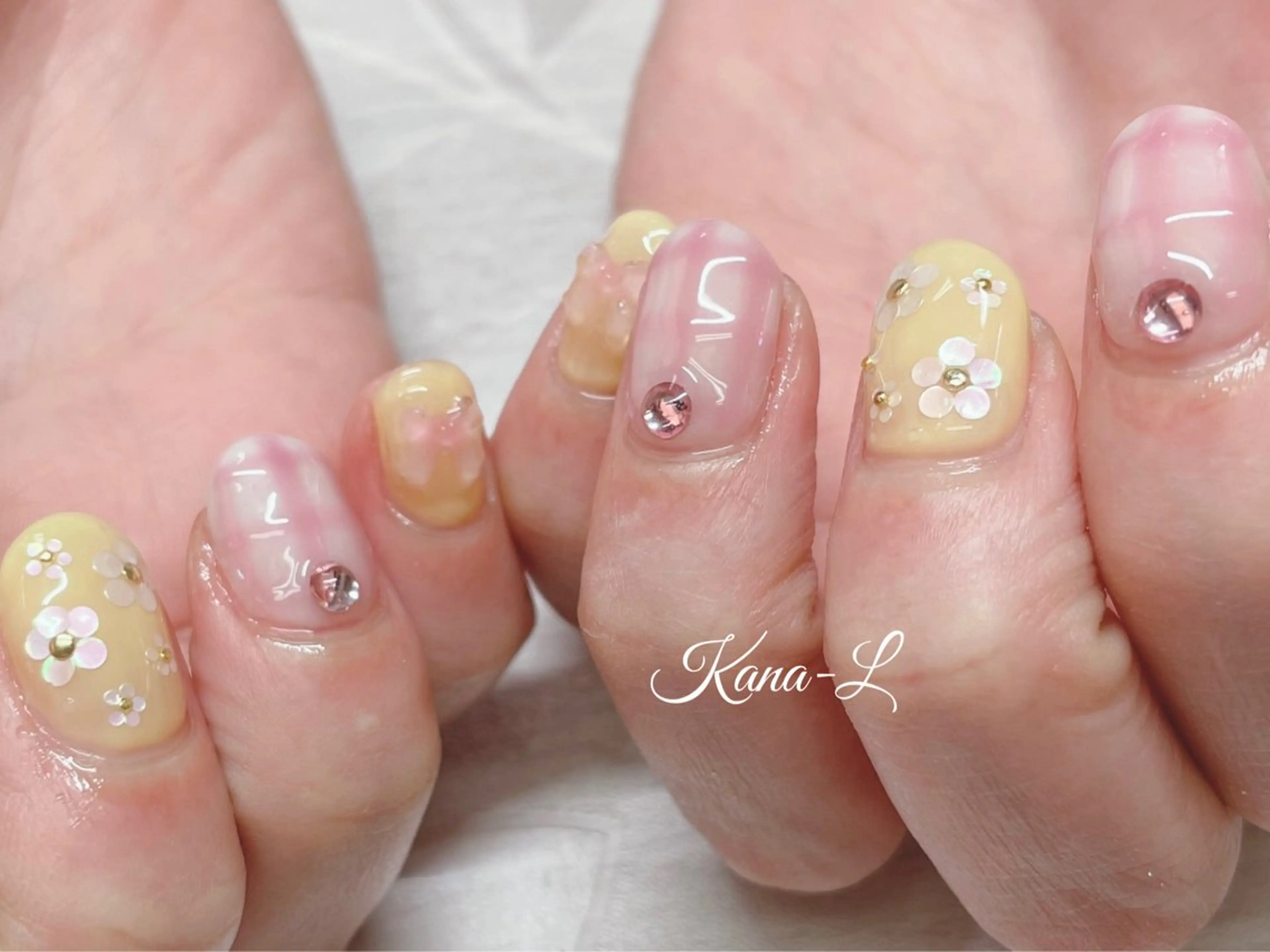 ネイル フラワーネイル ジェルネイル 韓国ネイル パラジェル ピンク 芦辺 香奈のネイルデザイン