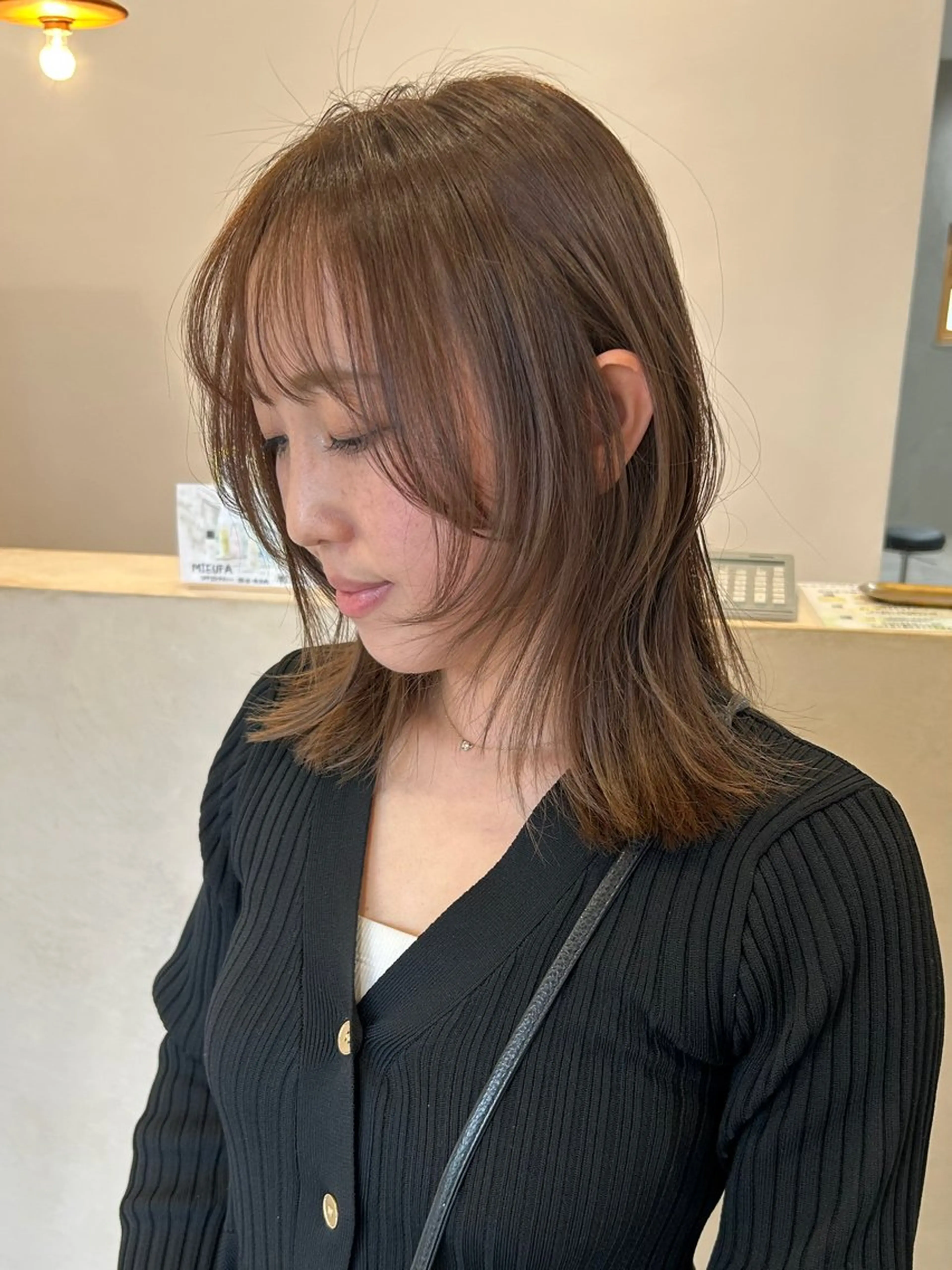 ミディアム カラー レイヤー/韓国ヘア 杉浦結梨のヘアスタイル