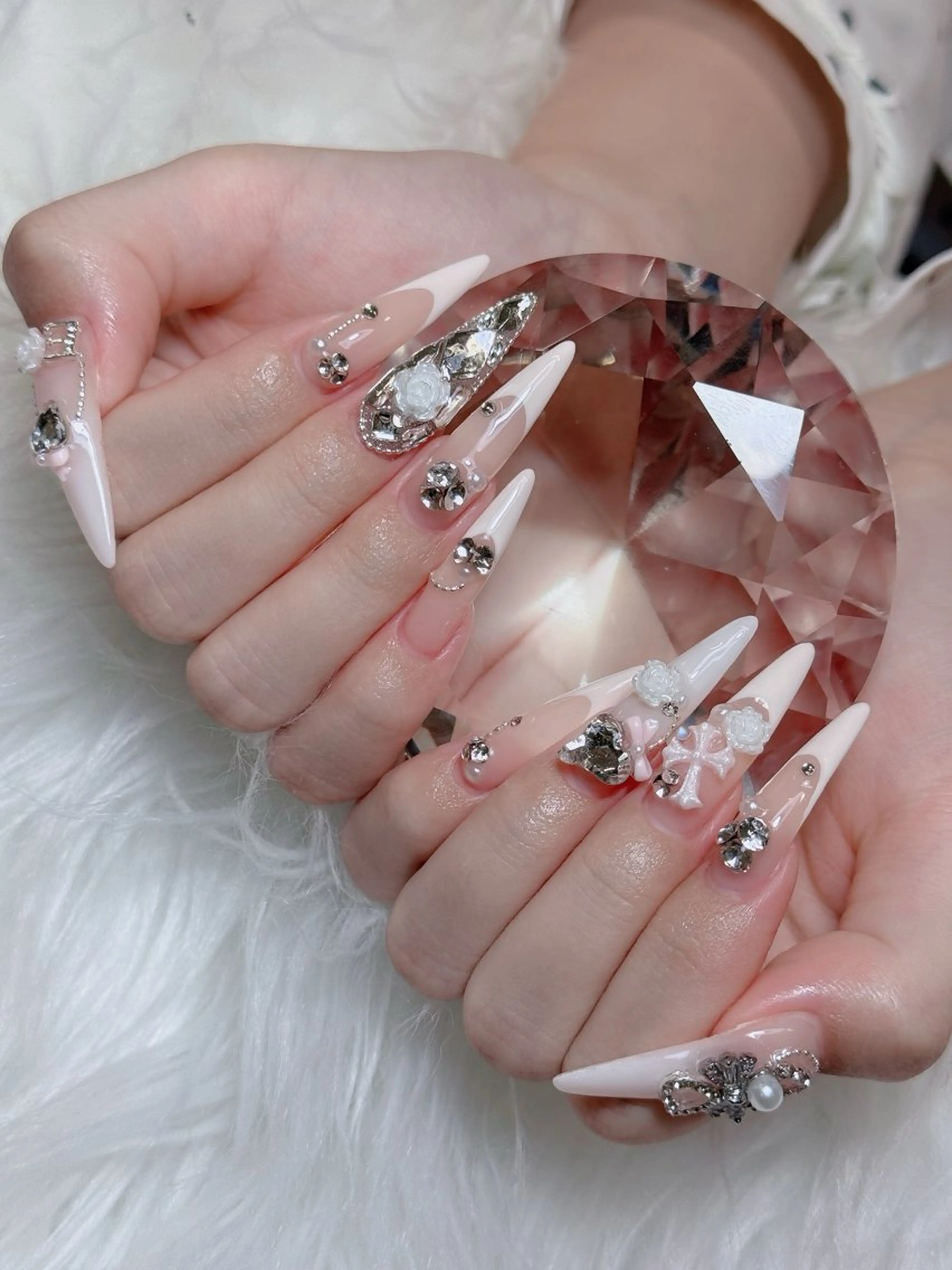 ネイル オーロラネイル チークネイル フットネイル フレンチネイル 韓国ネイル ハンドネイル Lumi Nailのネイルデザイン