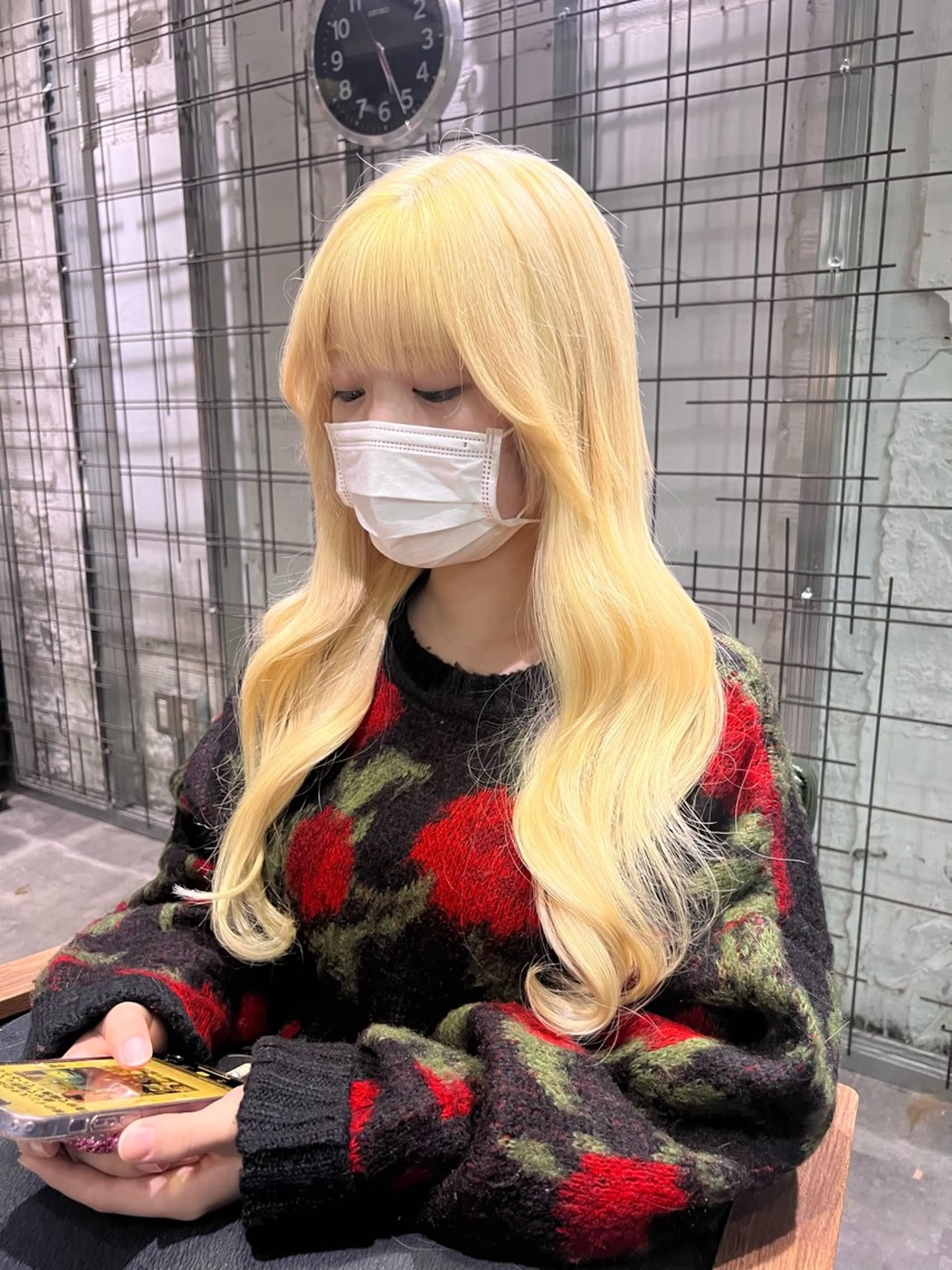 最高級AAAレミー人毛シールエクステ80本+カット (胸が隠れるくらいの長さ)の写真