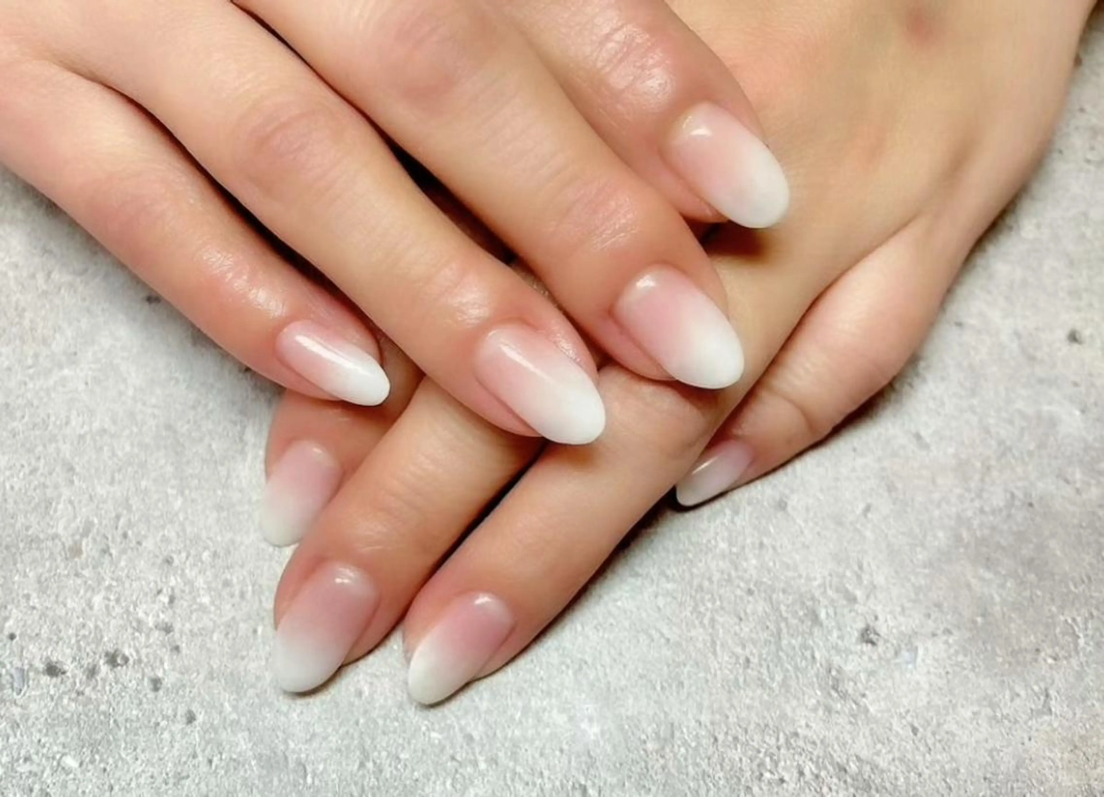 ネイル グラデーション ハンドネイル SINCERELY シンシアリー🌈のネイルデザイン