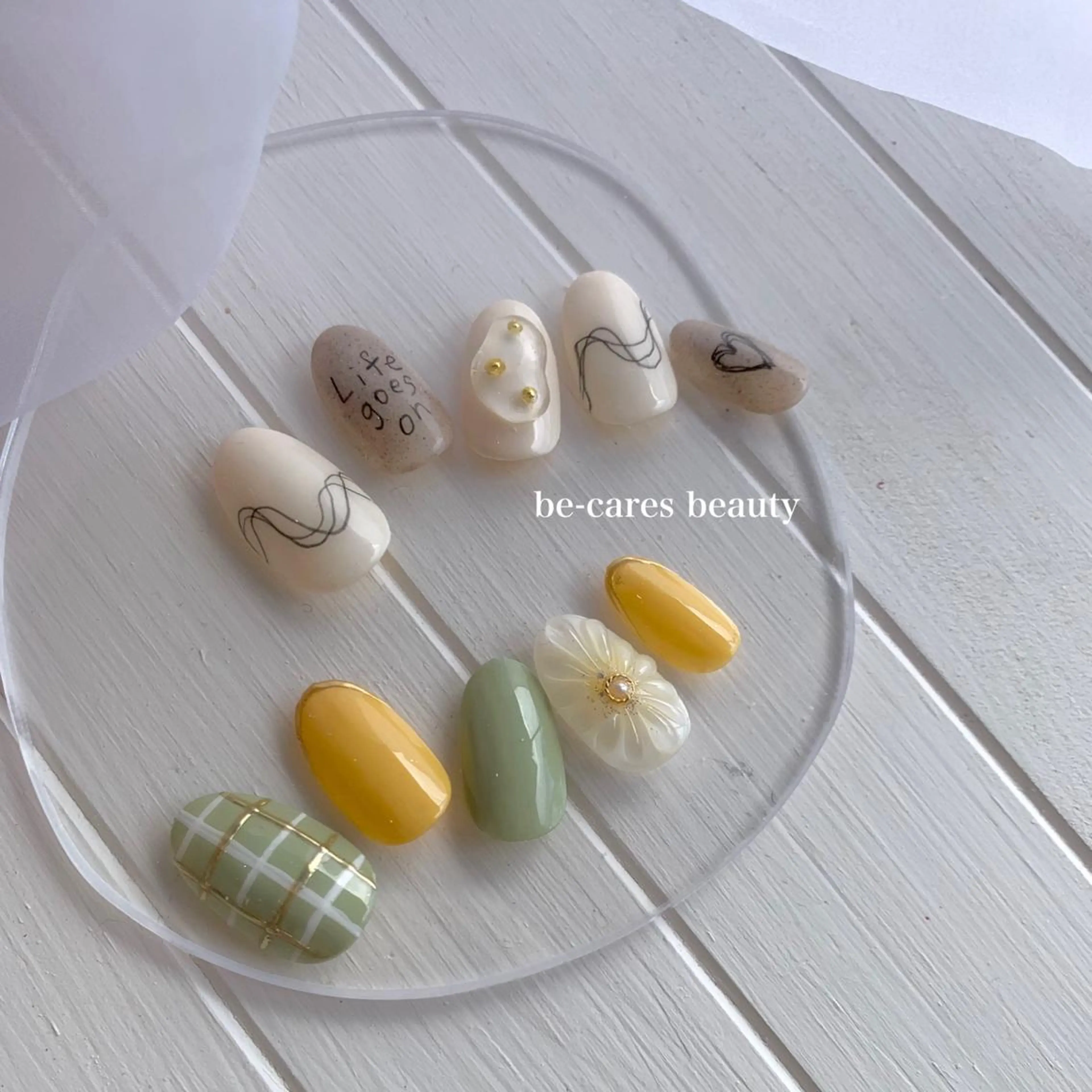 ショート カラー ネイル be-cares beauty(豊川店のネイルデザイン