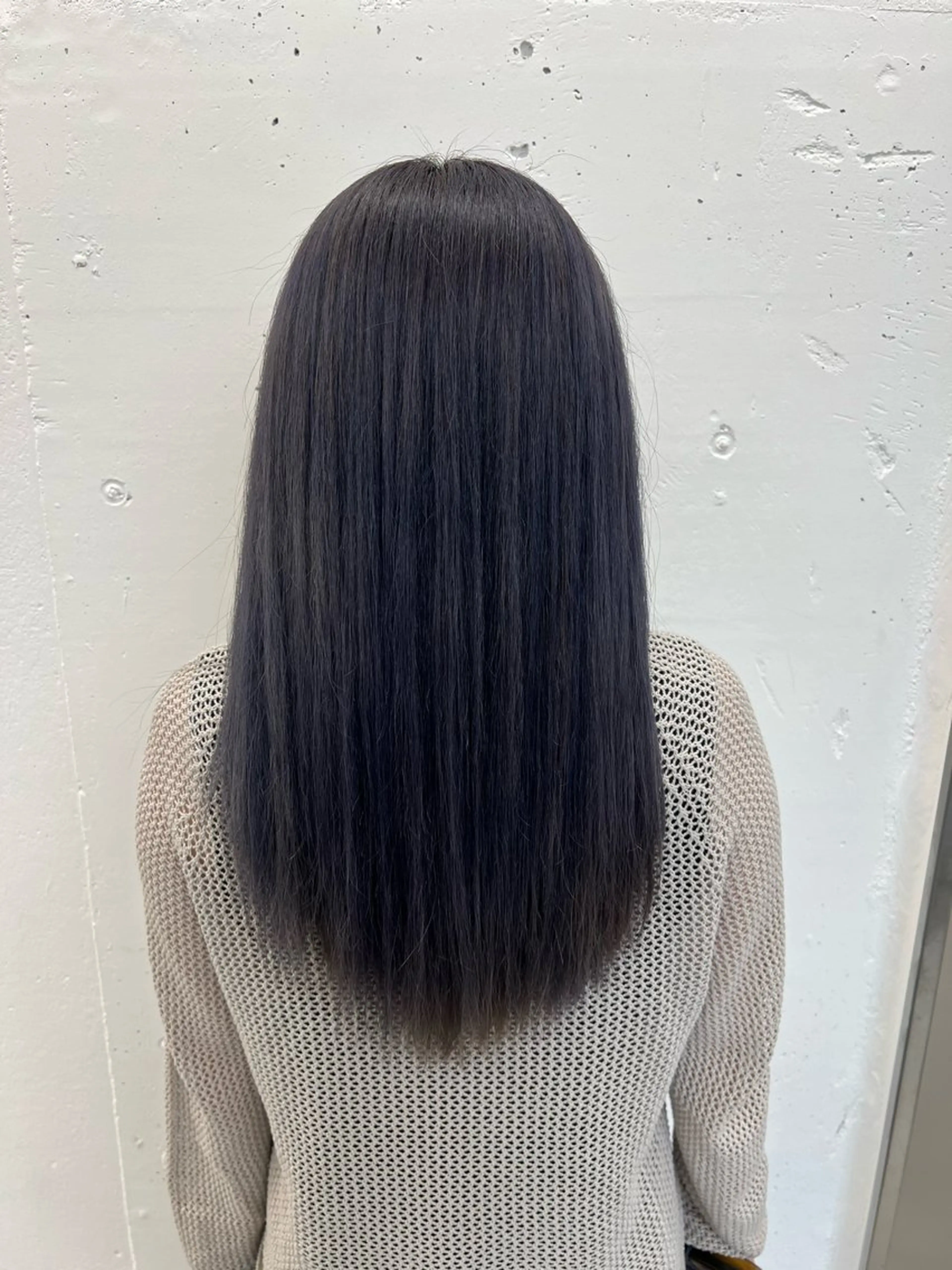 セミロング カラー 黒髪 ブリーチ ブルーカラー ブルーグレー 透明感カラー ヘアカラー あすか JILLSTUDIOのヘアスタイル