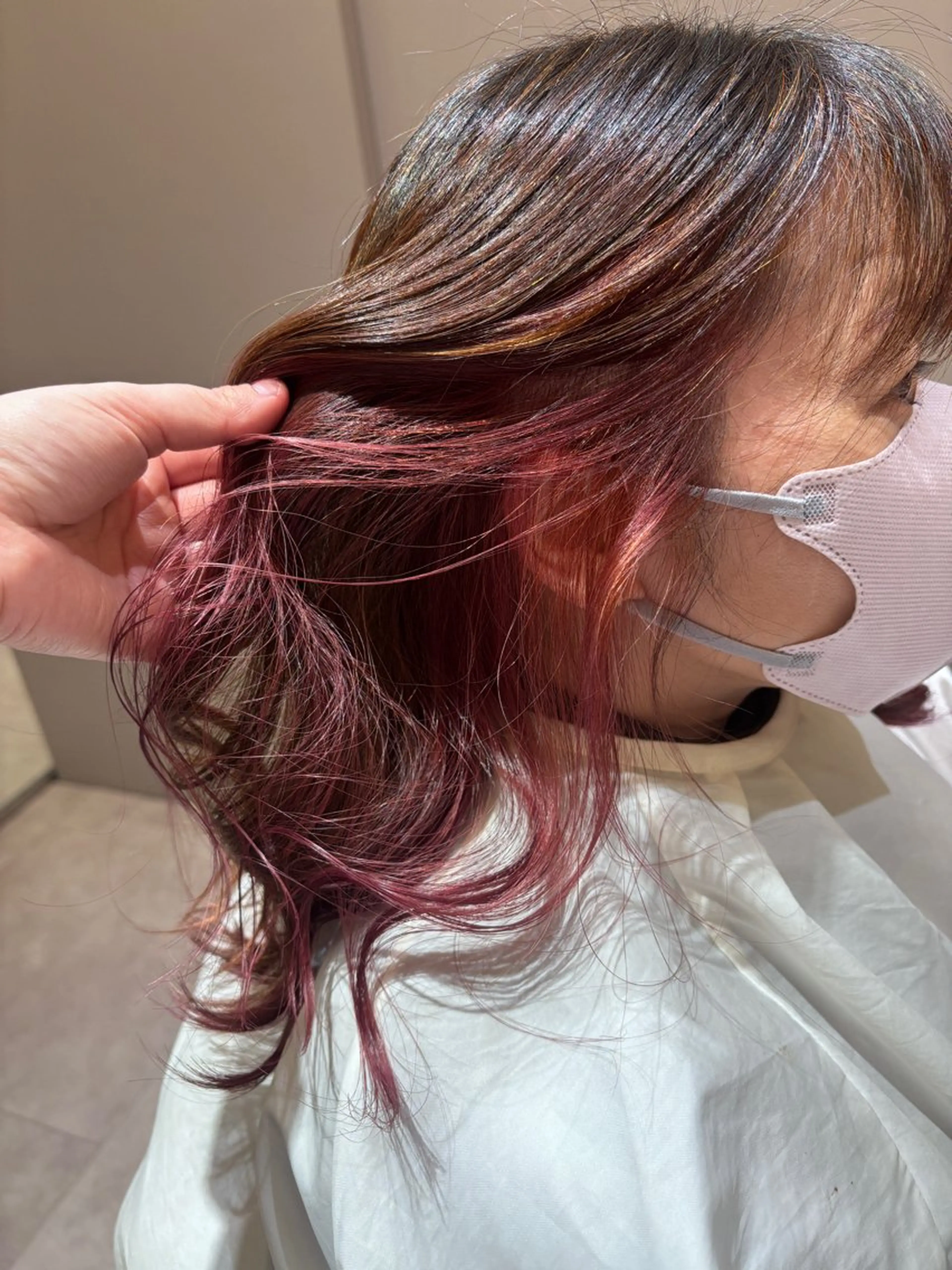 カラー ブリーチ ピンクカラー ヘアカラー イシカワ ルナのヘアスタイル