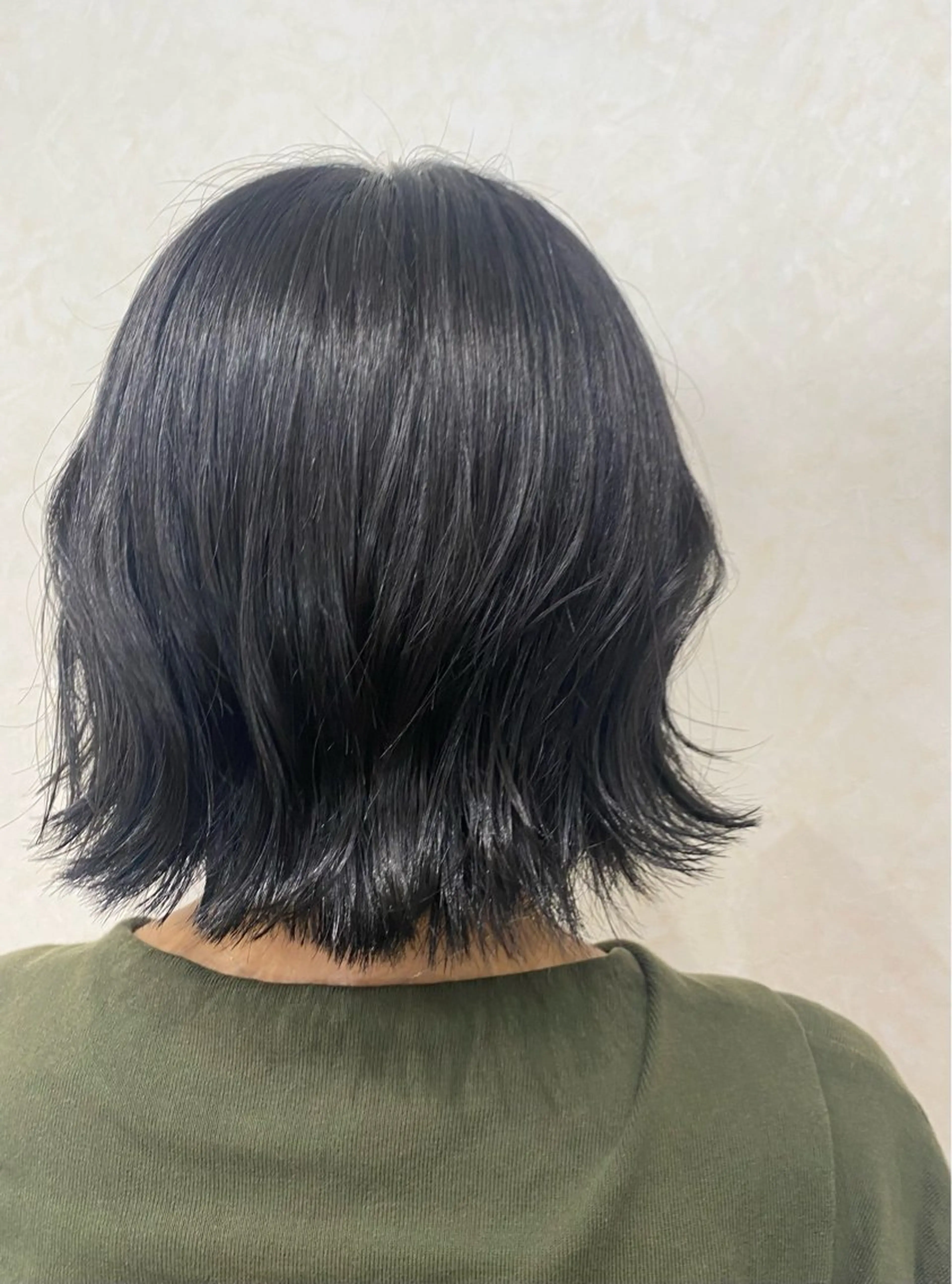 ショート カラー 黒髪 ブリーチ ブルーカラー ブルーブラック ブラウンカラー カット ヘアカラー トリートメント N°+aero 😊れいか😊のヘアスタイル