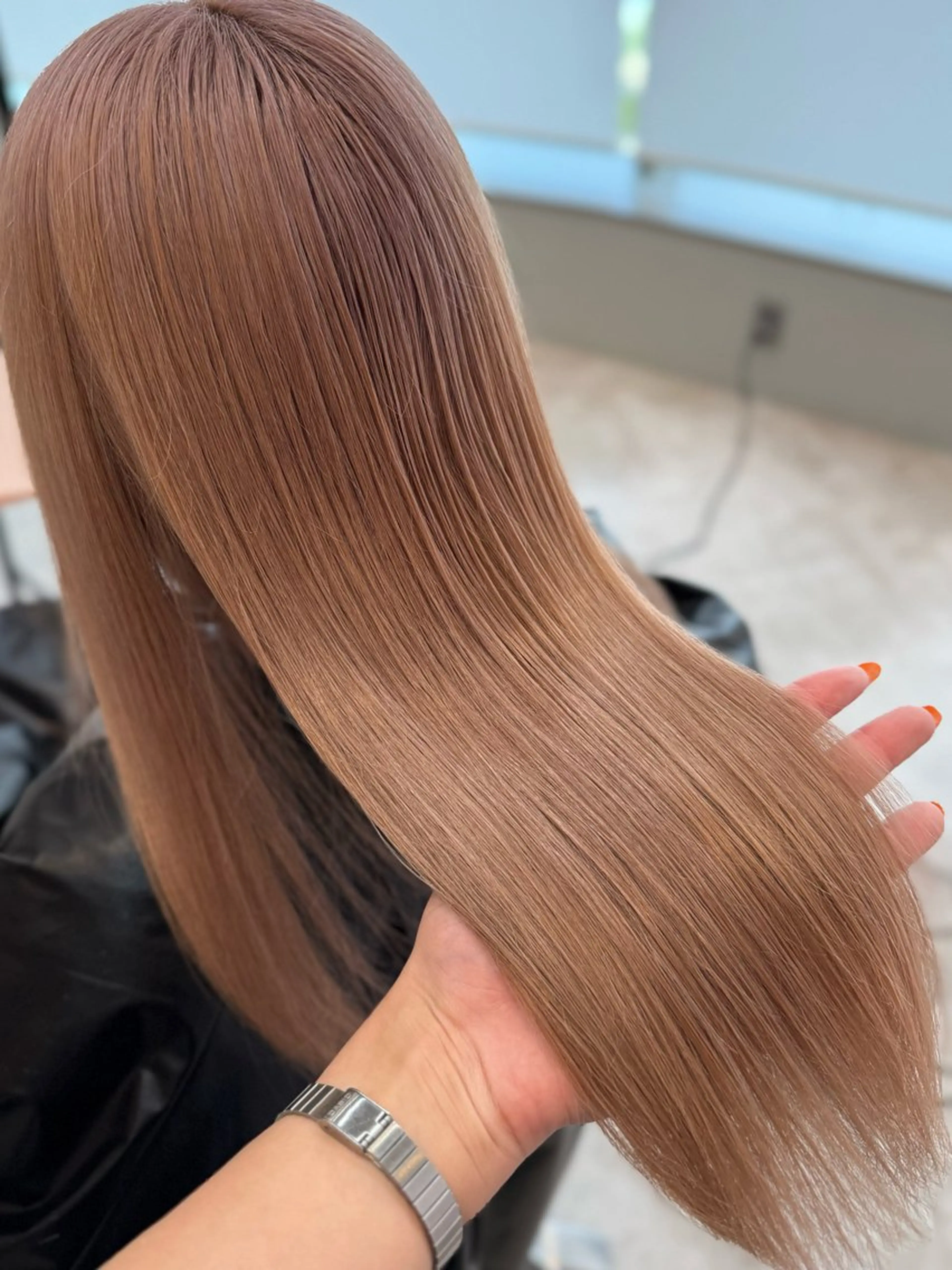 ロング カット ヘアカラー トリートメント 艶髪カラー MOMOEのヘアスタイル