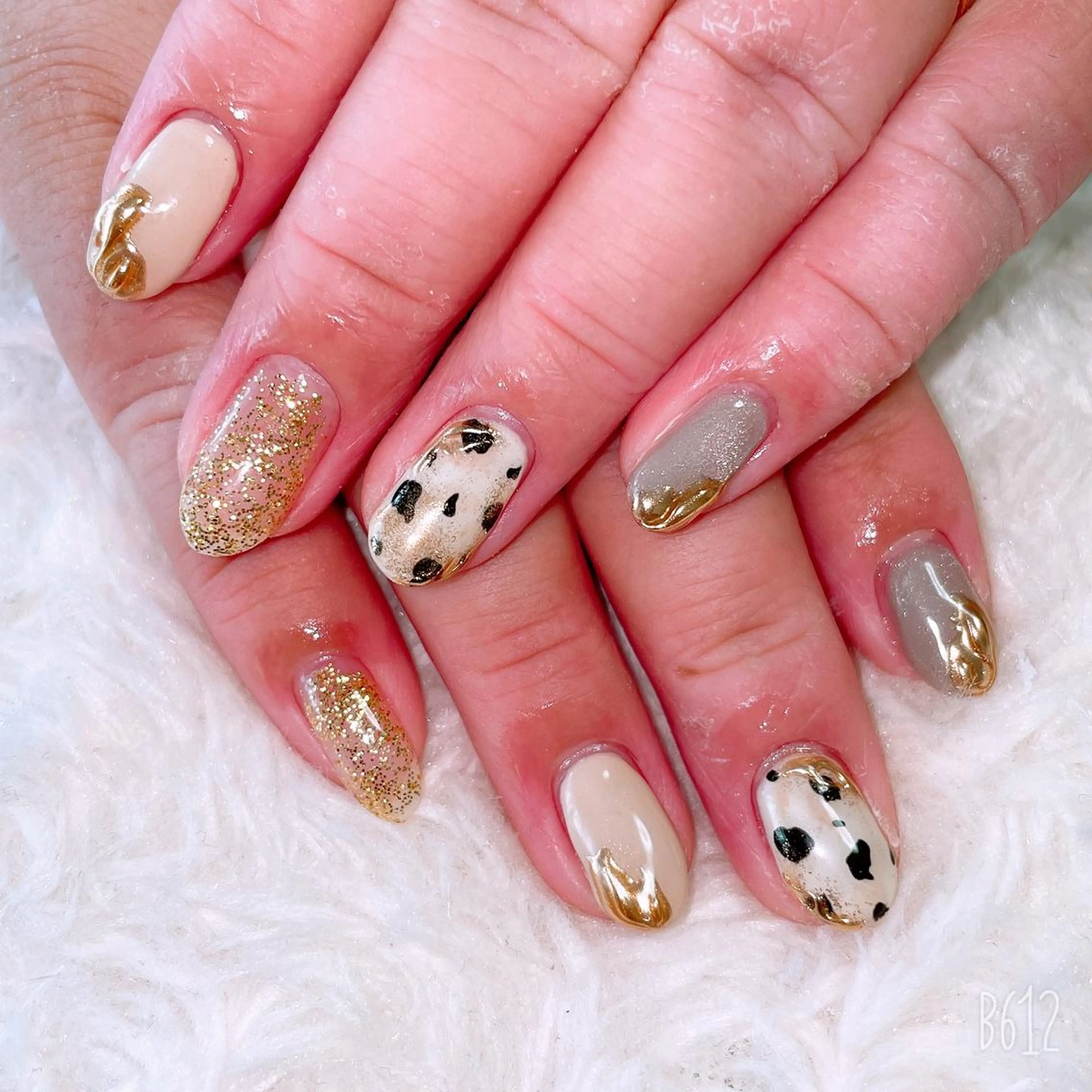 ネイル The Best Beauty受付担当のヘアスタイル