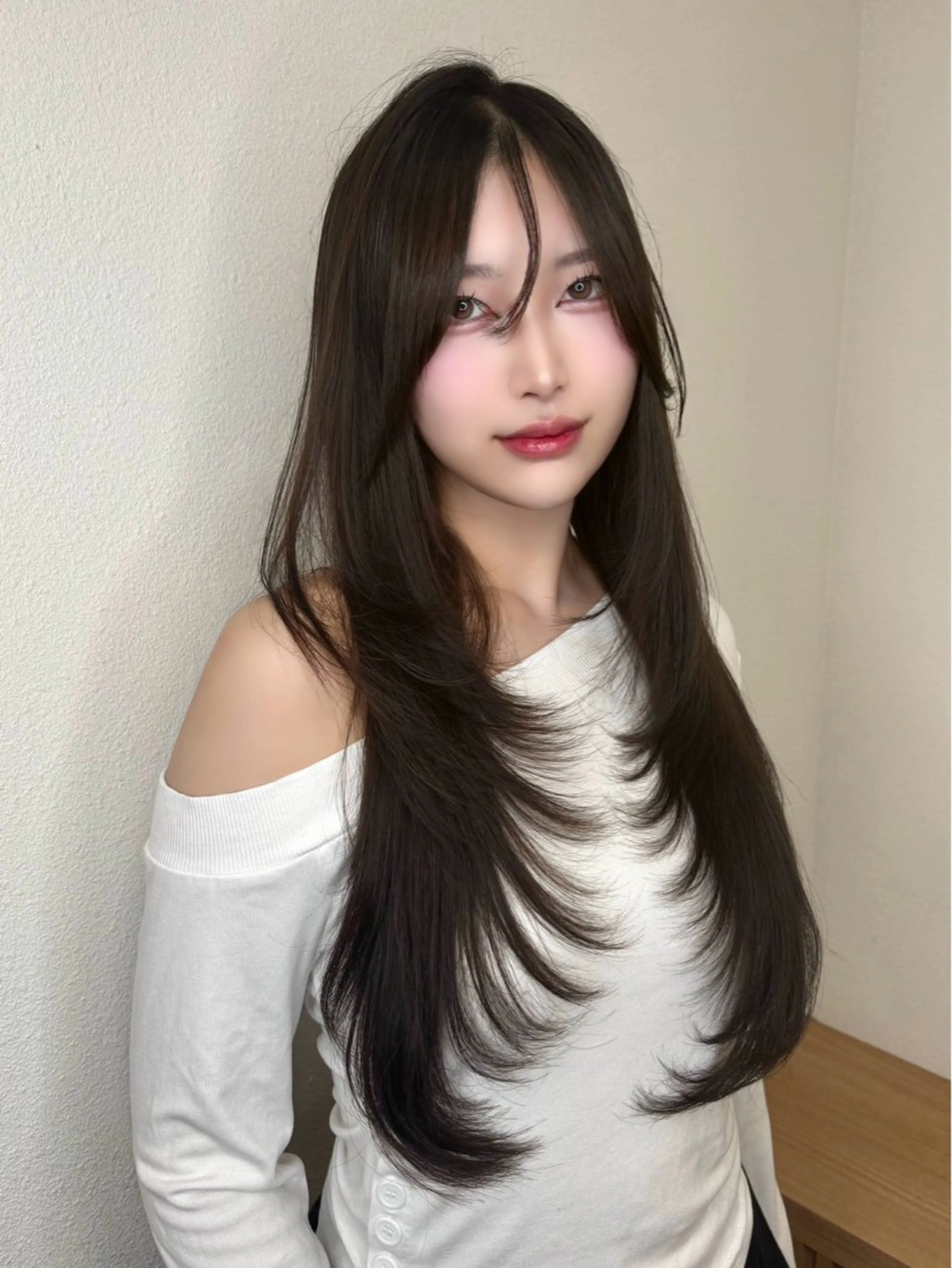 ロング Lond profil 浦和所属・浦和/ハッシュカット /ウルフ/設樂彩乃のヘアスタイル