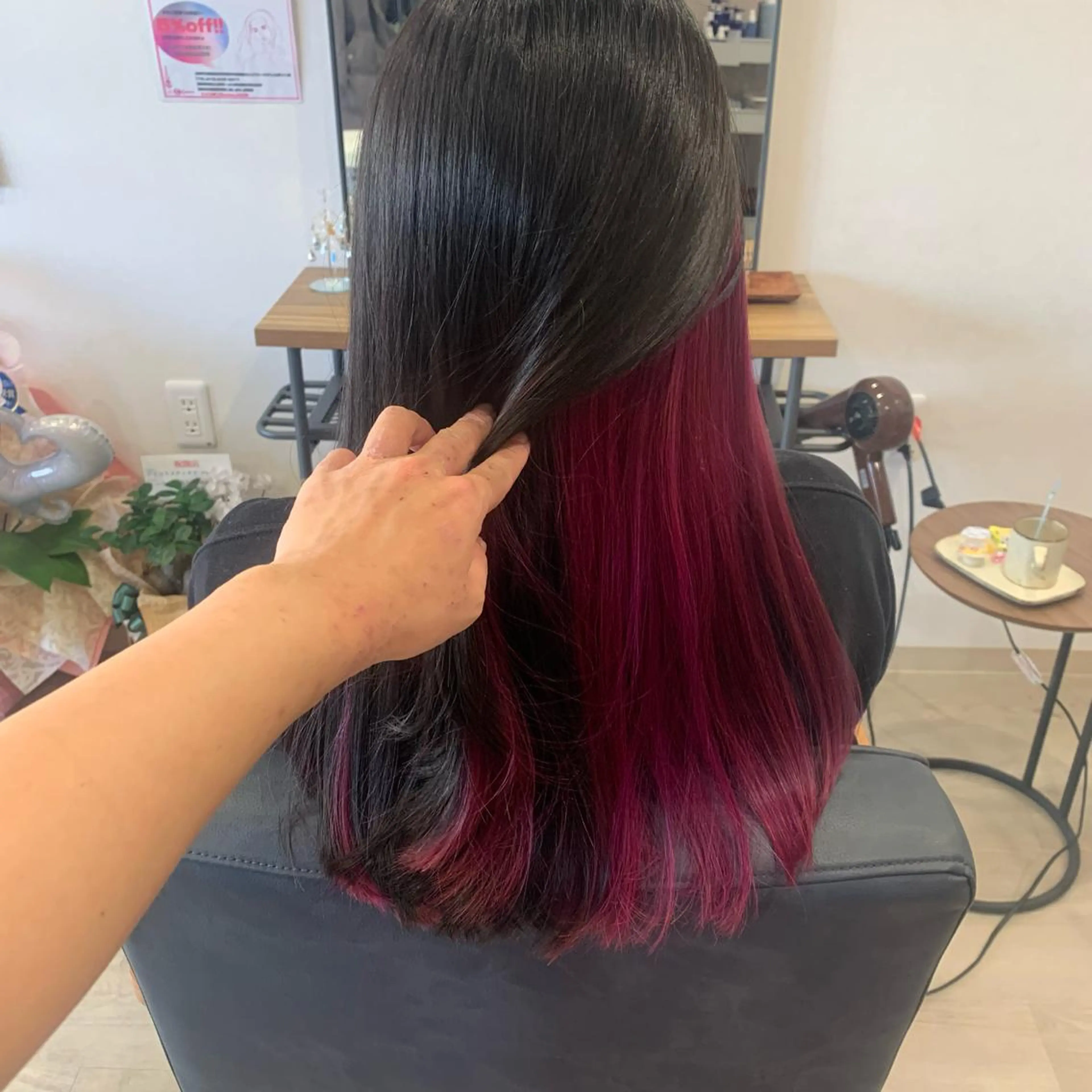 ロング カラー インナーカラー ピンクカラー hair & spa Nalu所属・hair & spa Naluのヘアスタイル