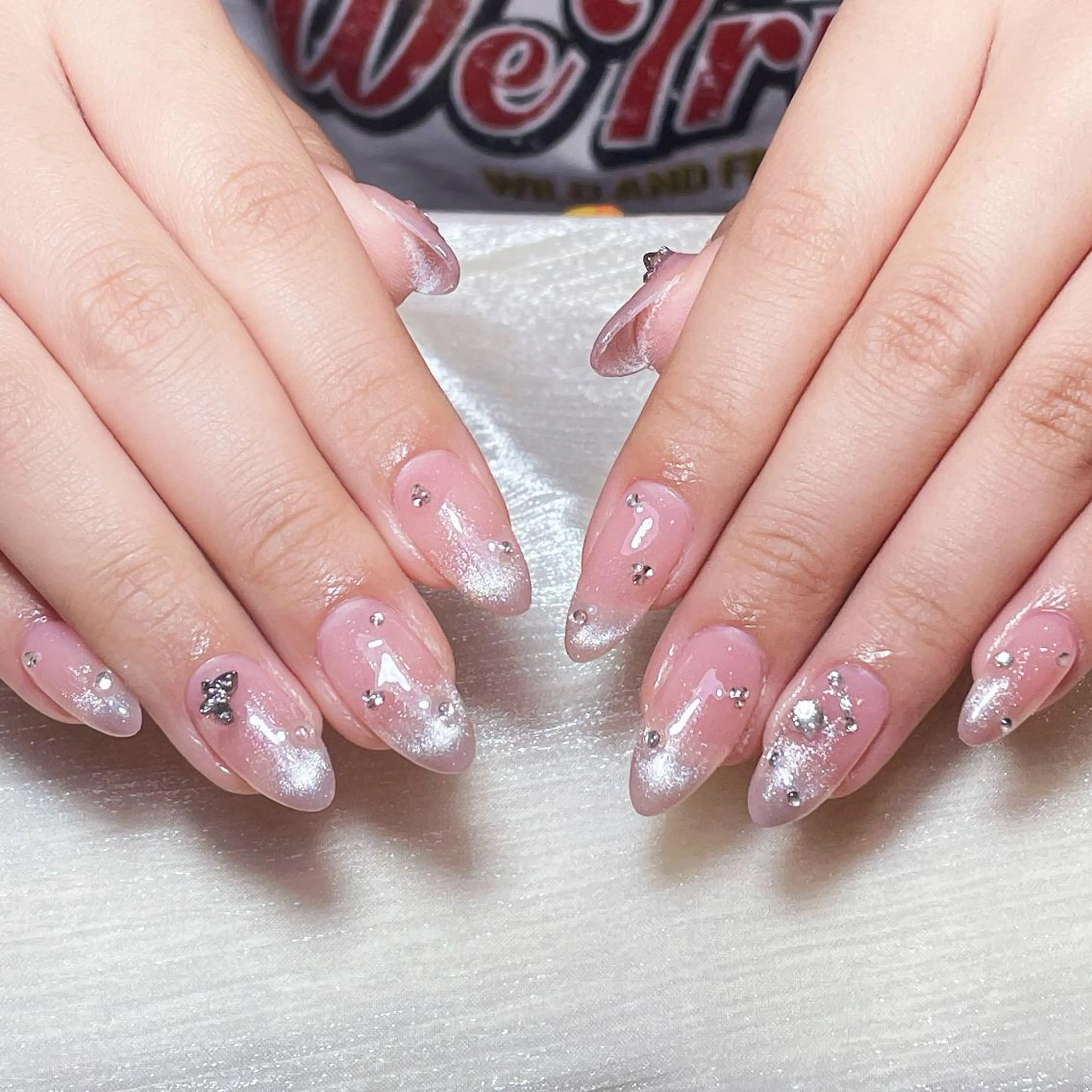 ネイル アートネイル オーロラネイル ガーリー キラキラネイル 韓国ネイル ハンドネイル DIANMOND NAIL🌸のネイルデザイン