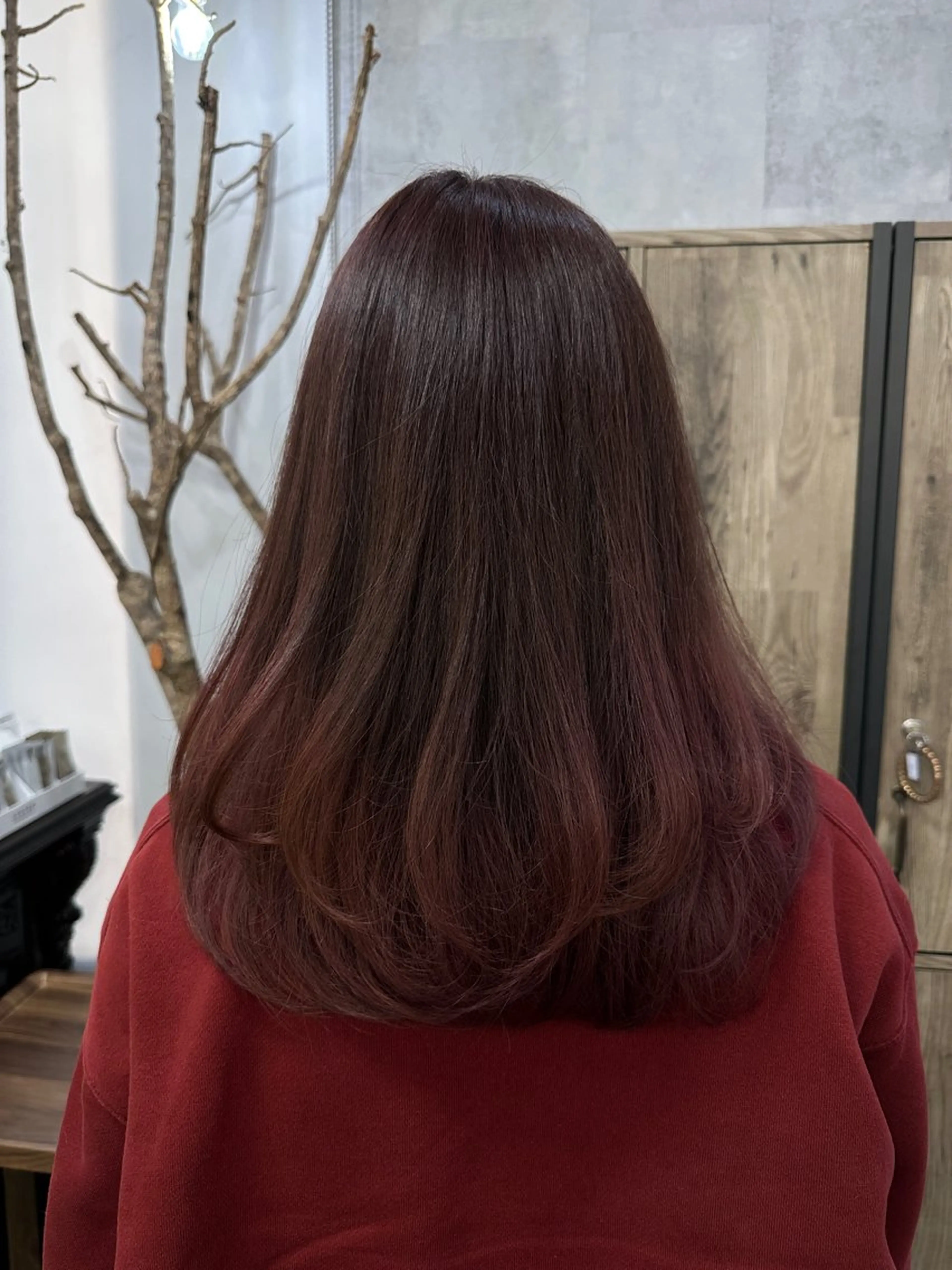 ロング ピンクブラウン レイヤーカット カット ヘアカラー トリートメント 鈴木 菜々映のヘアスタイル