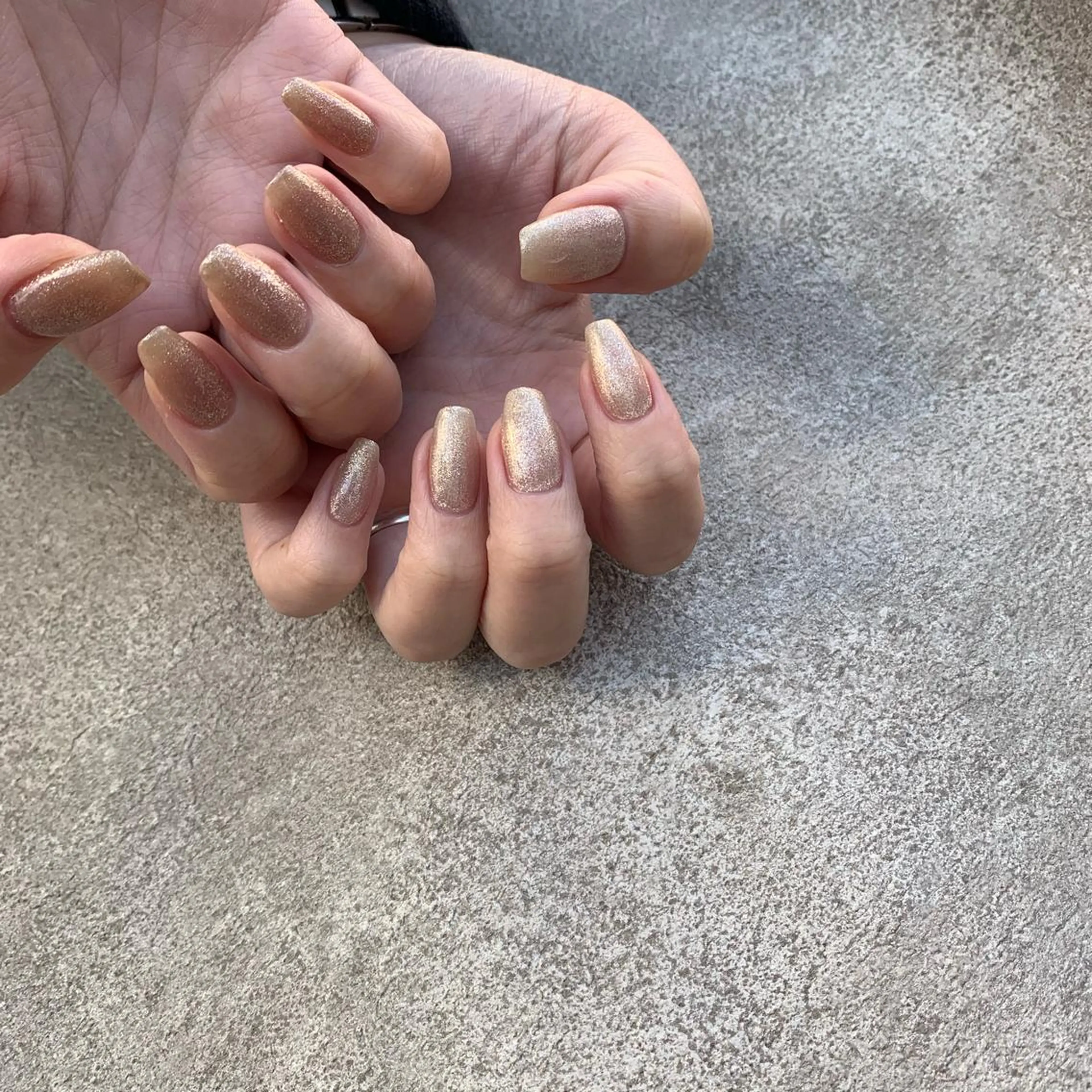 ネイル ジェルネイル キラキラネイル 持ち込み ハンドネイル Lili beauty salon所属・Lilibeauty salonのネイルデザイン