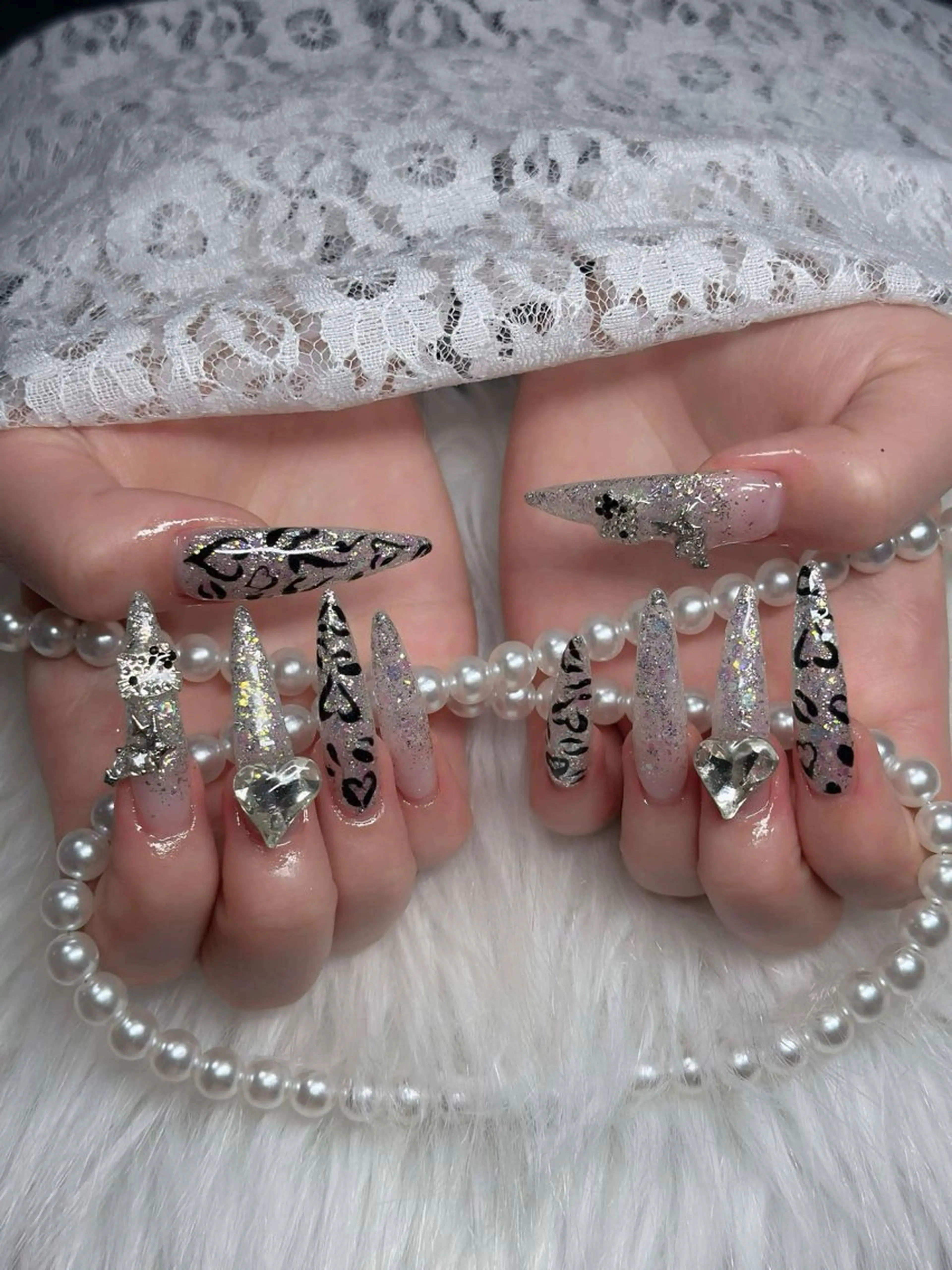 ネイル フレンチネイル ジェルネイル ガラスフレンチ ハロウィン ハート ハンドネイル H.baby Nail Salonのネイルデザイン