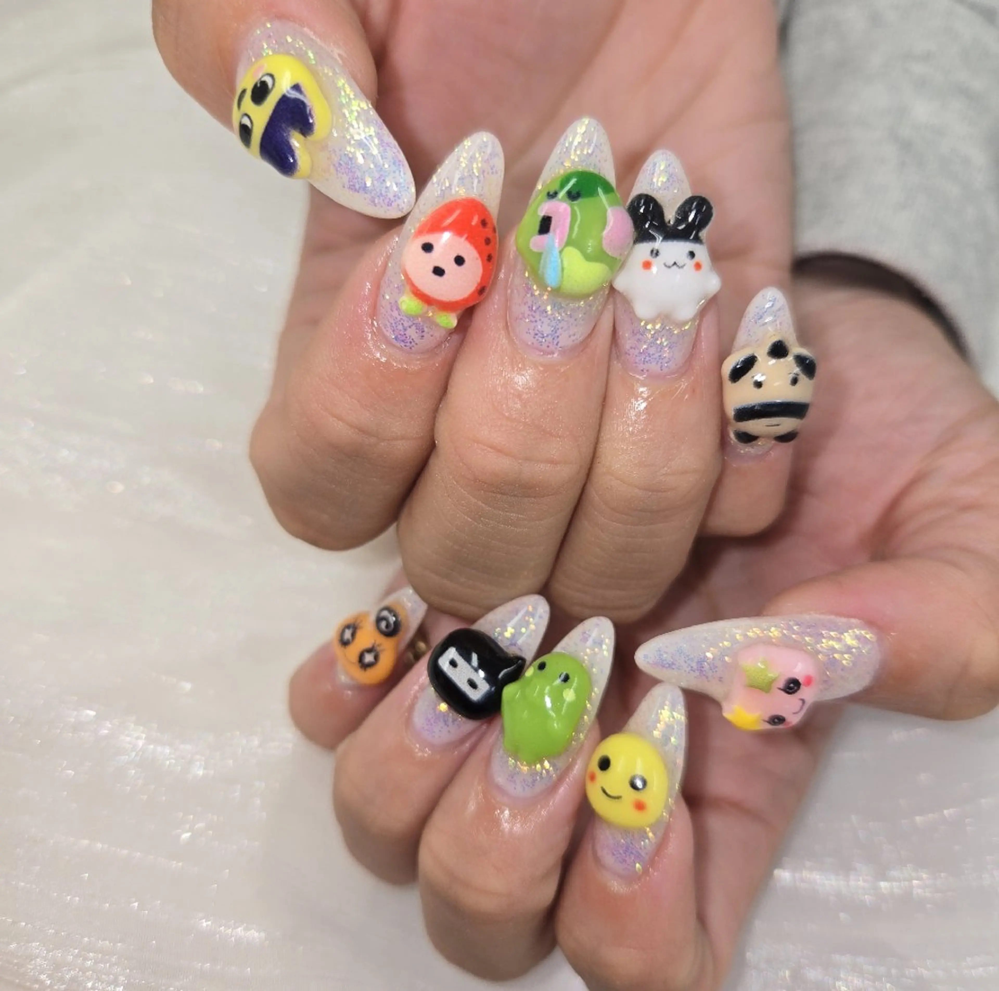 ネイル アートネイル オーロラネイル チークネイル ジェルネイル グラデーション 河野ちえ (雑誌掲載サロン)のネイルデザイン