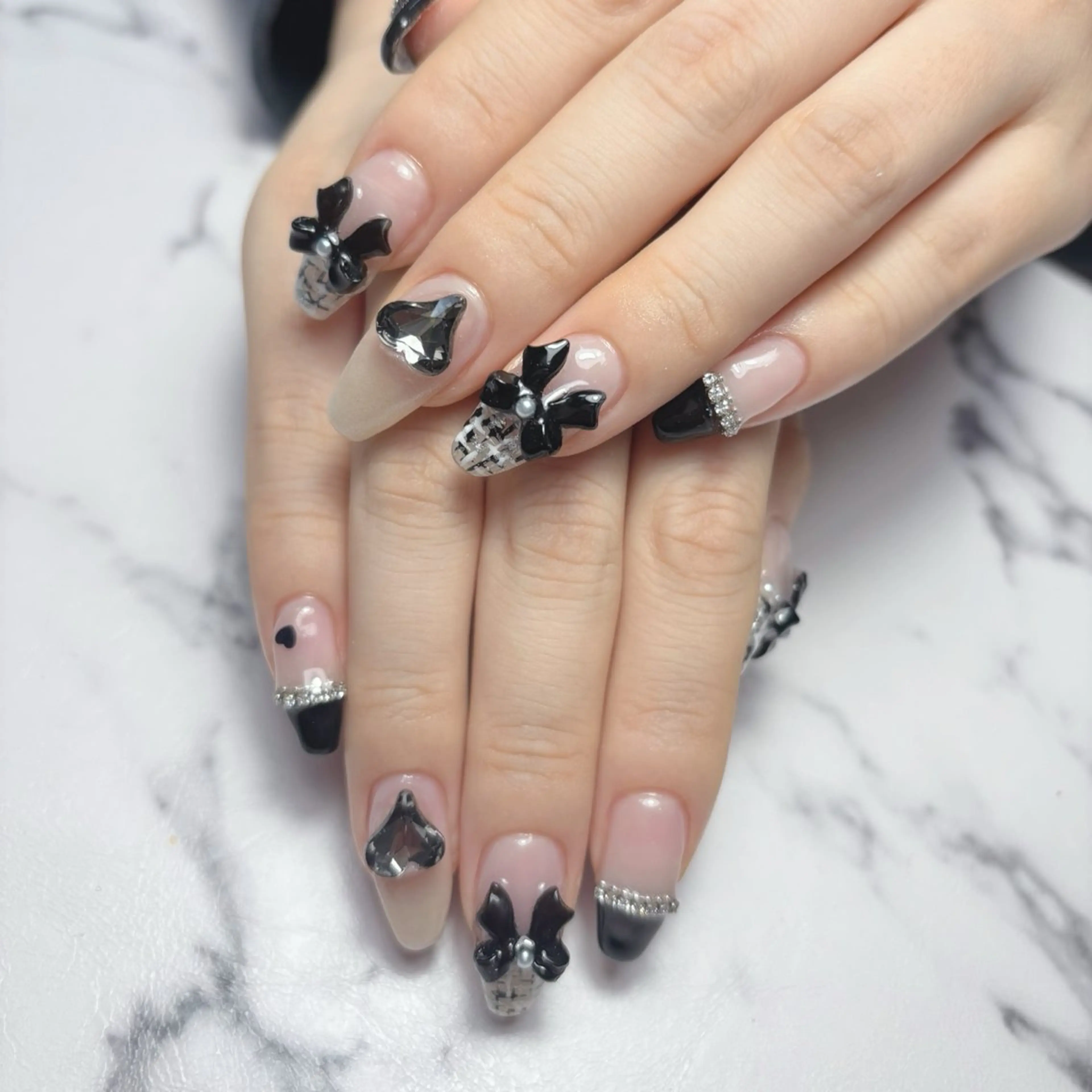 ネイル ハンドネイル STELLA ✩のネイルデザイン